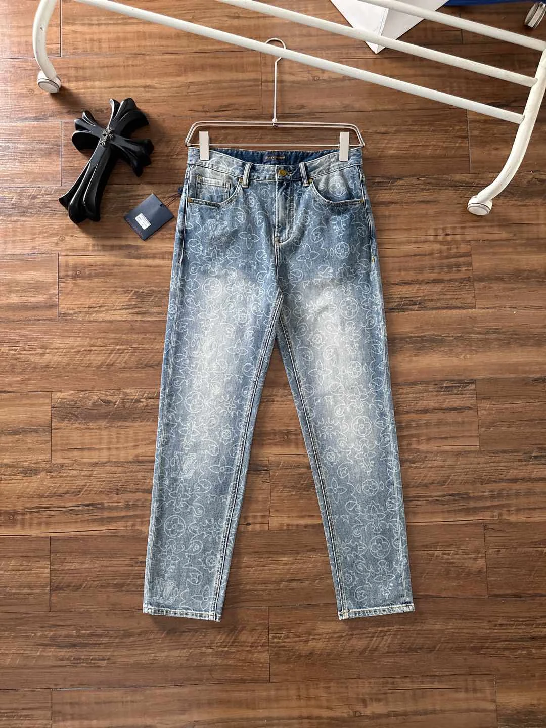 Louis Vuitton Jeans — 2f5e774d