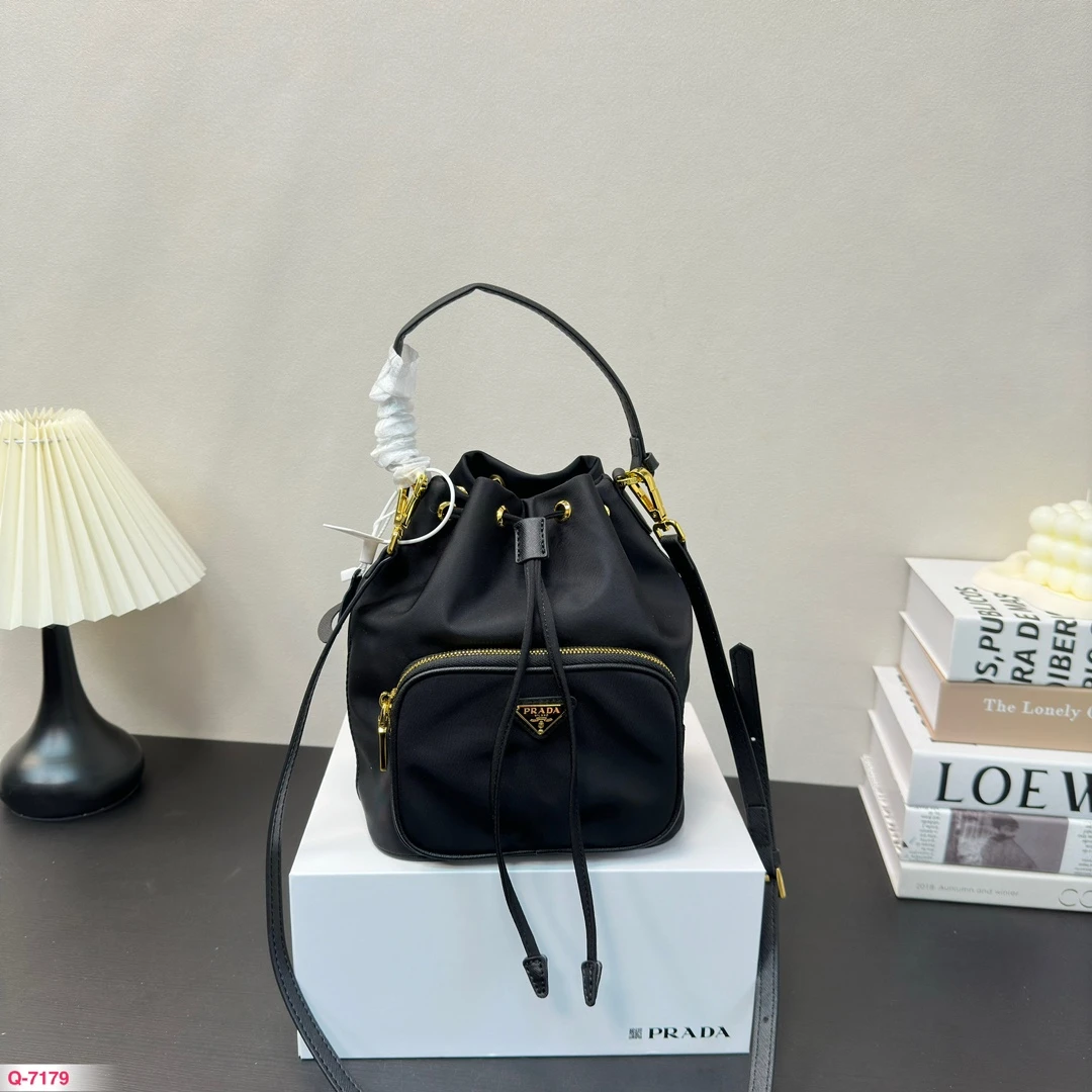 Prada Bag — 0d859600