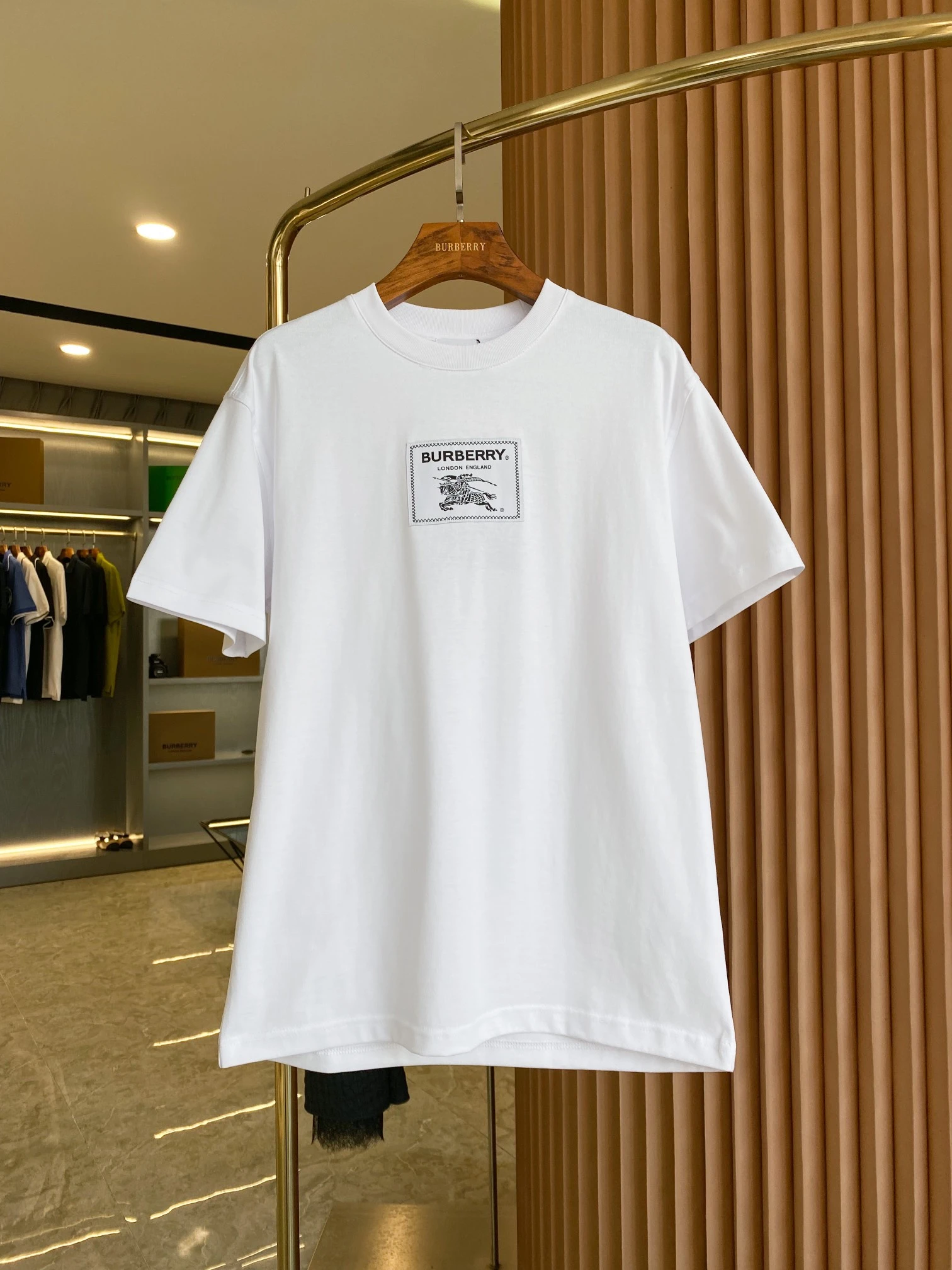 Burberry T-Shirt — 1e4d936d
