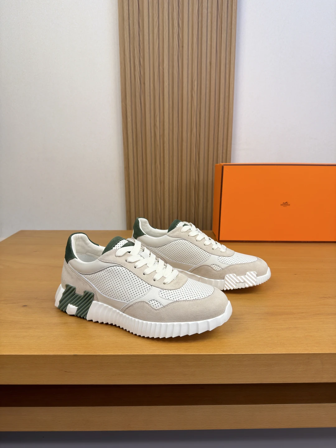 Hermès Sneakers — ad3f89a8