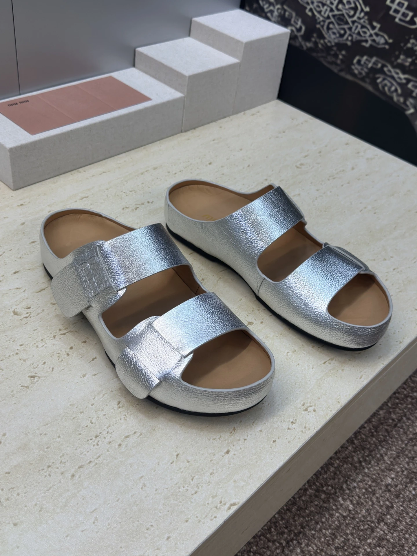 Miu Miu Slippers — ee115a7f