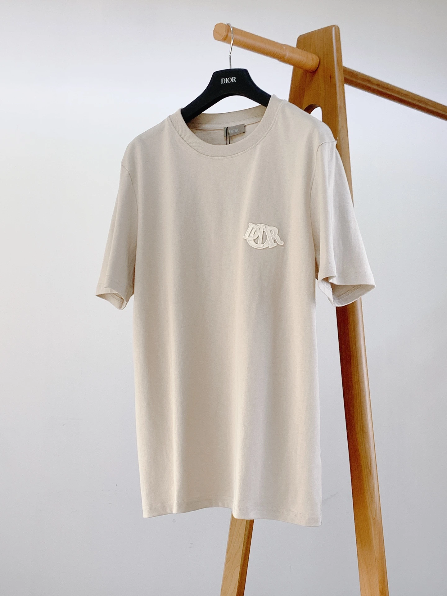 Dior T-Shirt — 061d5f16