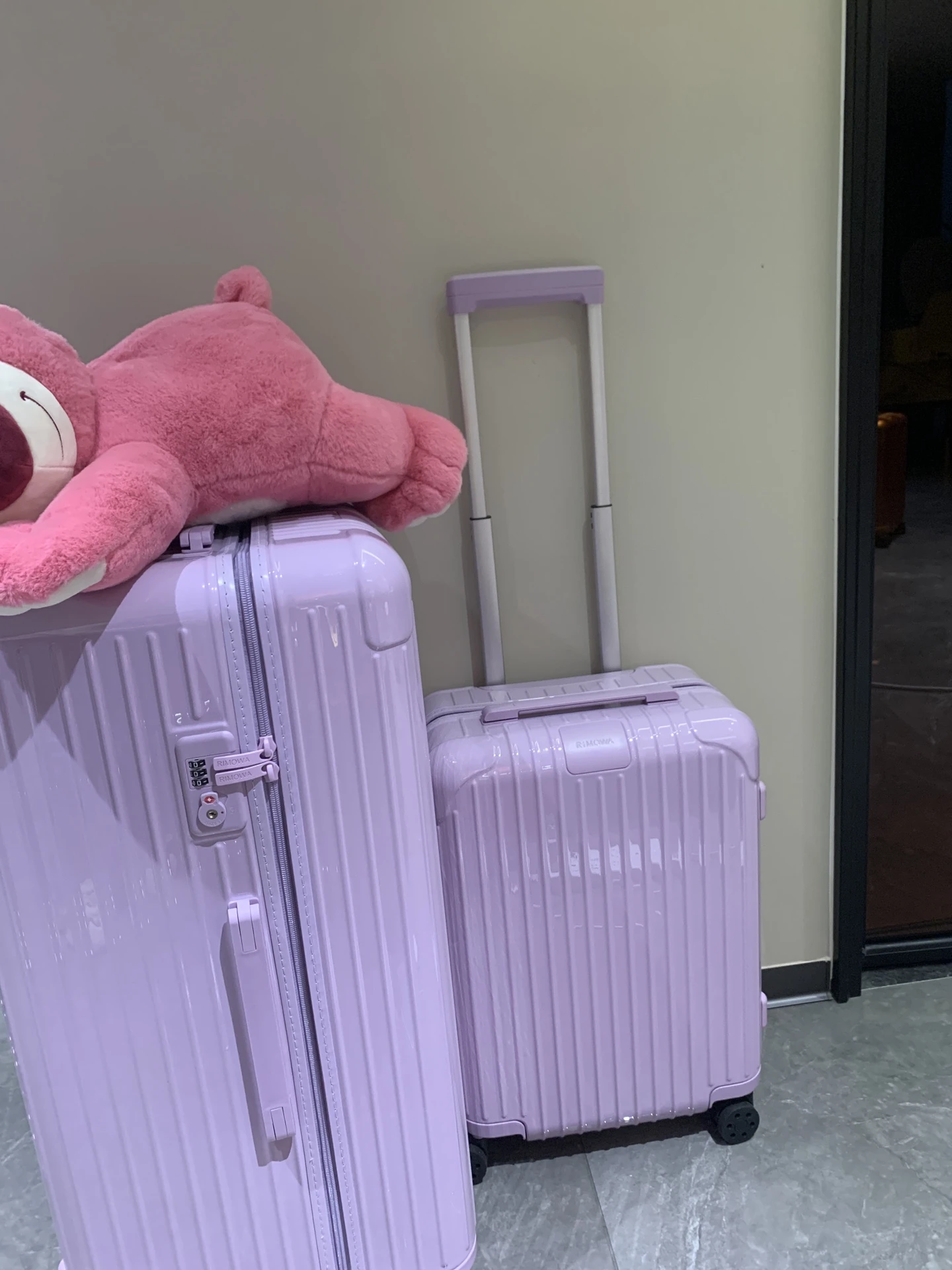 Luggage — fd82abd9