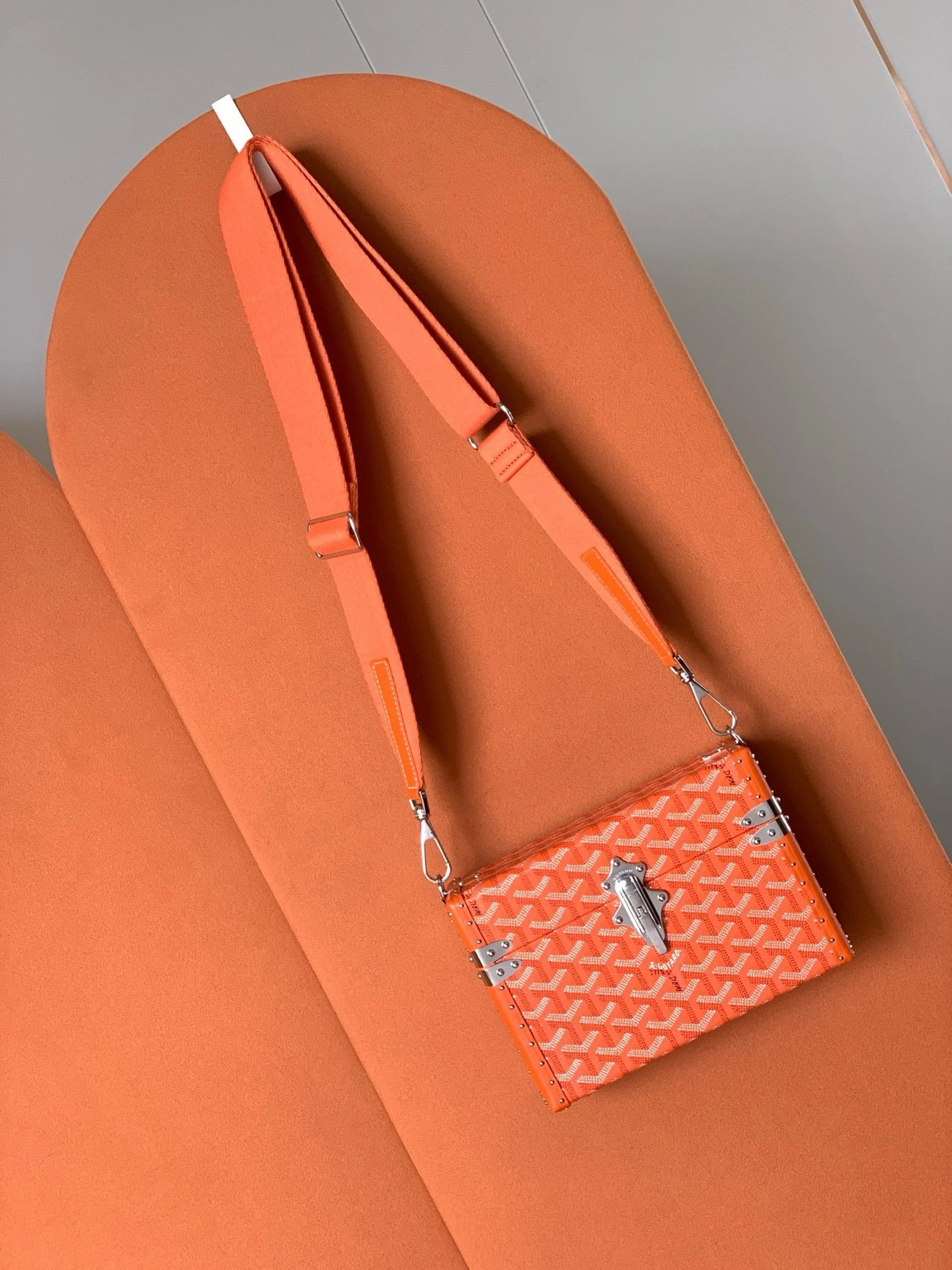 Goyard Crossbody Bags — 3a2c3e2e