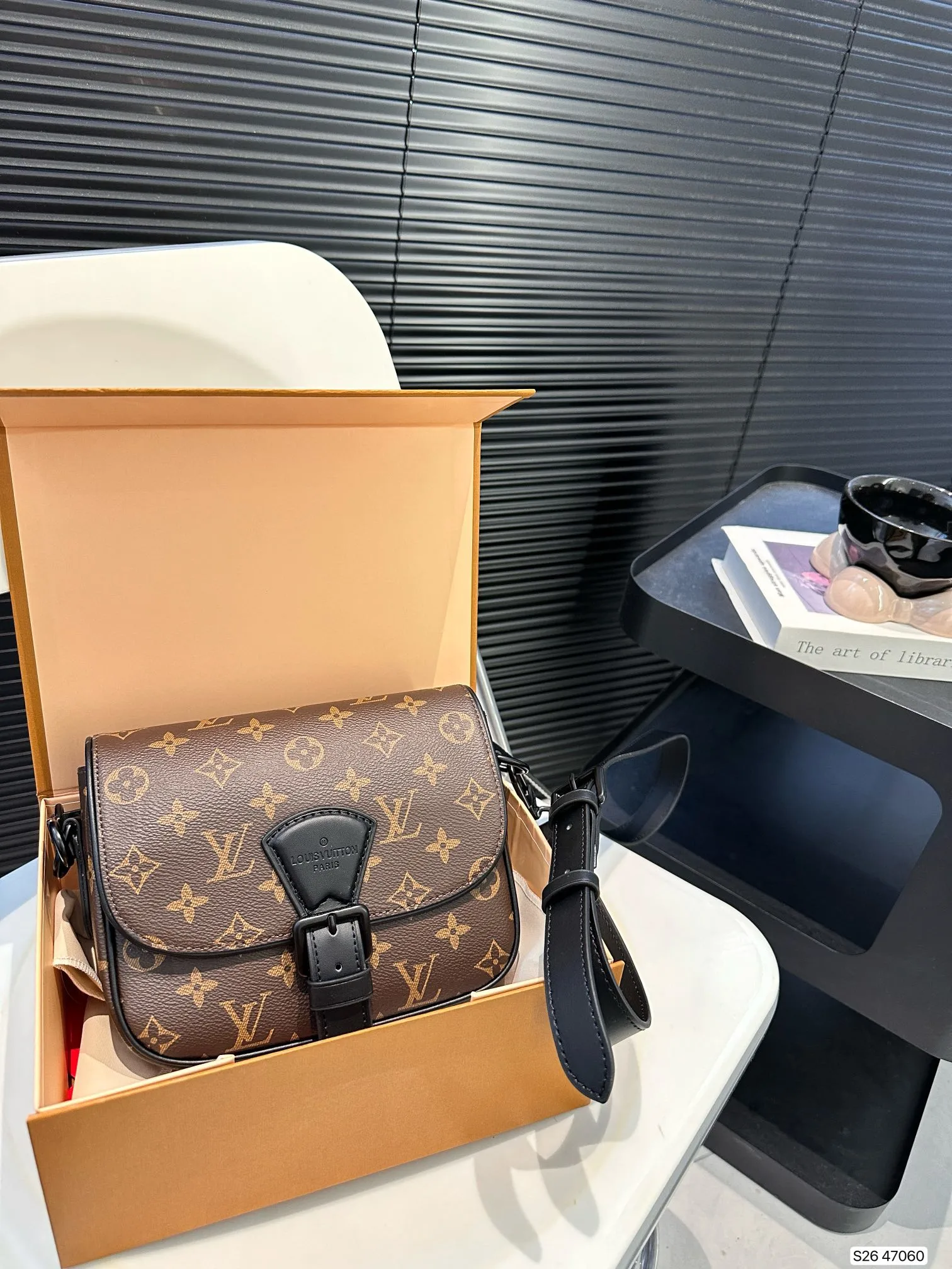 Louis Vuitton Bag — e1fcbb6a
