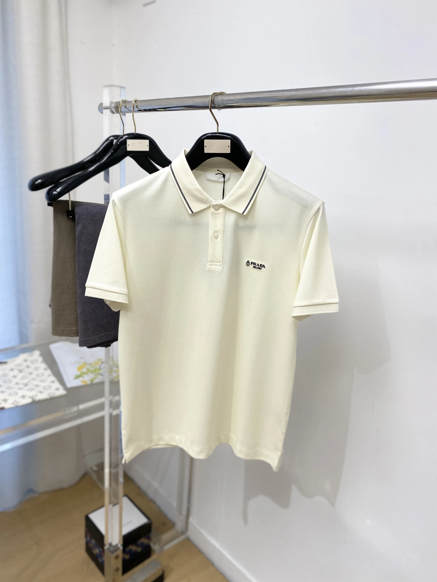Prada T-Shirt — 0479992b