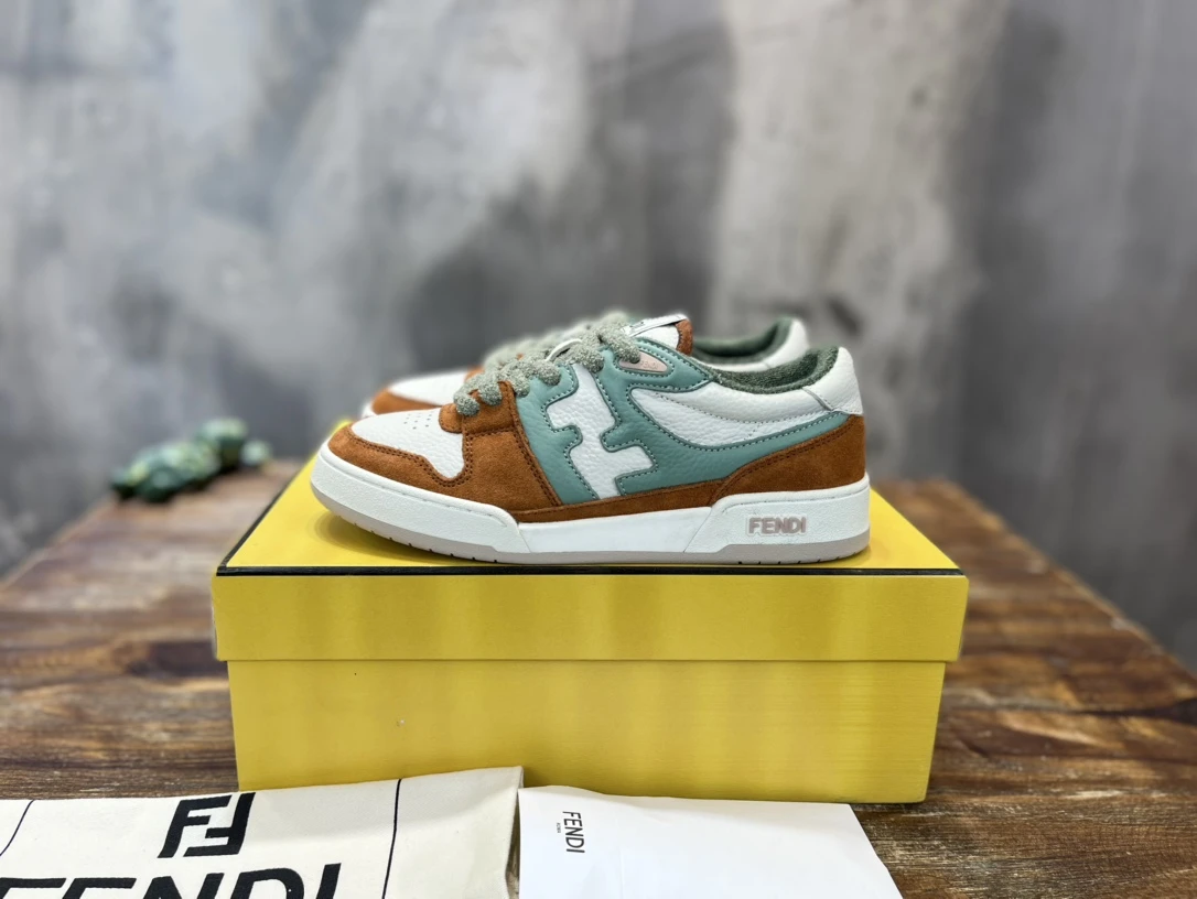 Fendi Sneakers — d837f54c