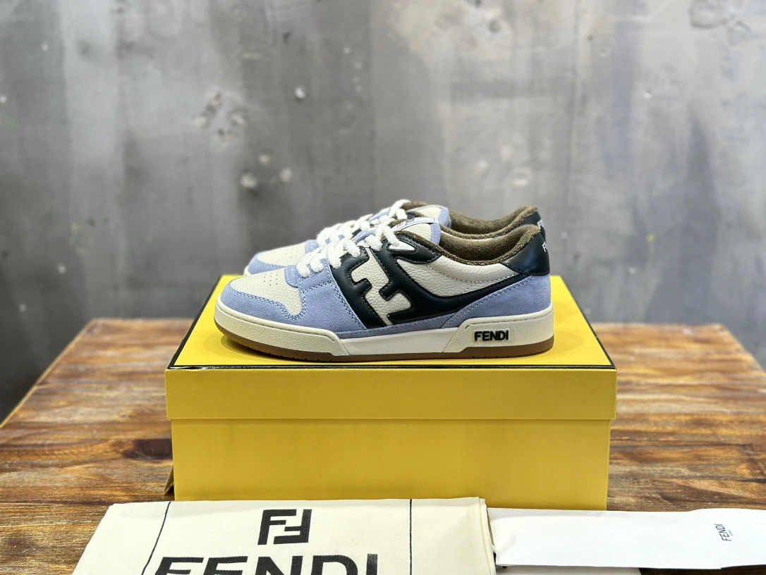 Fendi Sneakers — 1a115820