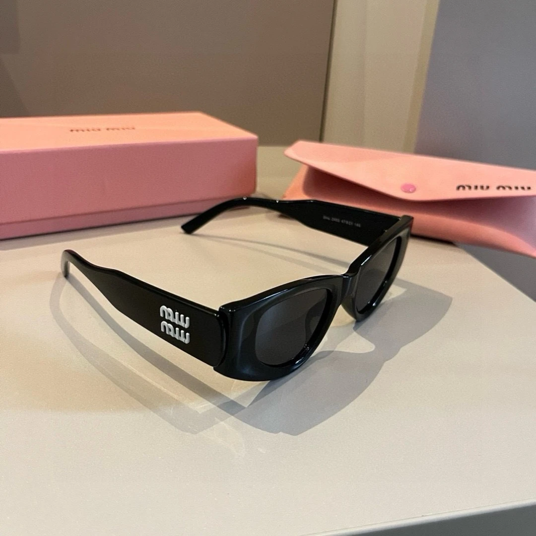 Miu Miu Eyewear — df4f086f