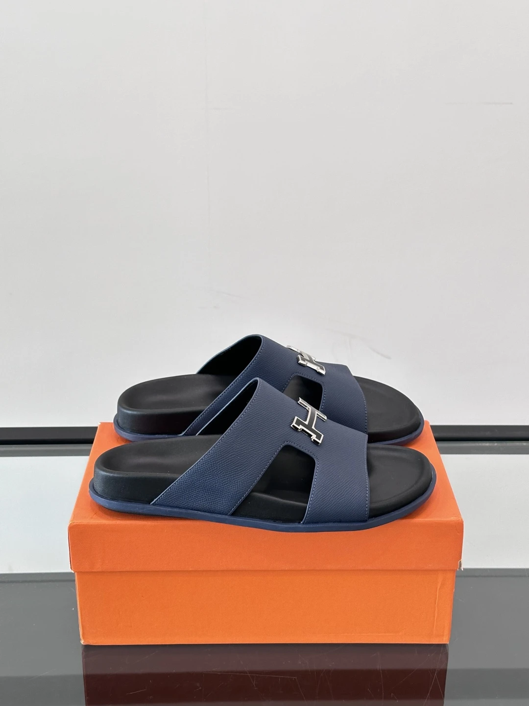 Hermès Slippers — 94a9e0fa
