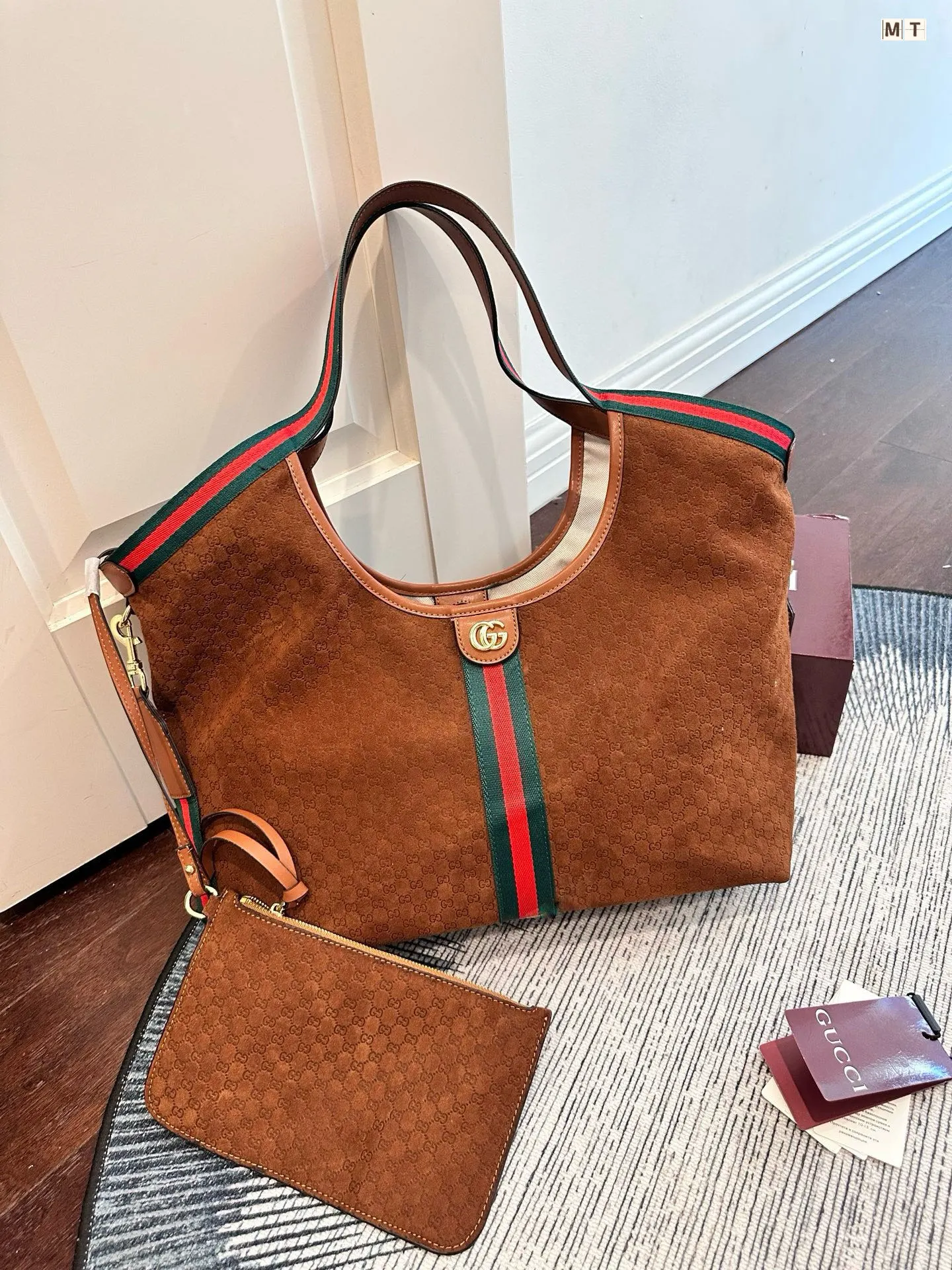Gucci Bag — 885b5793