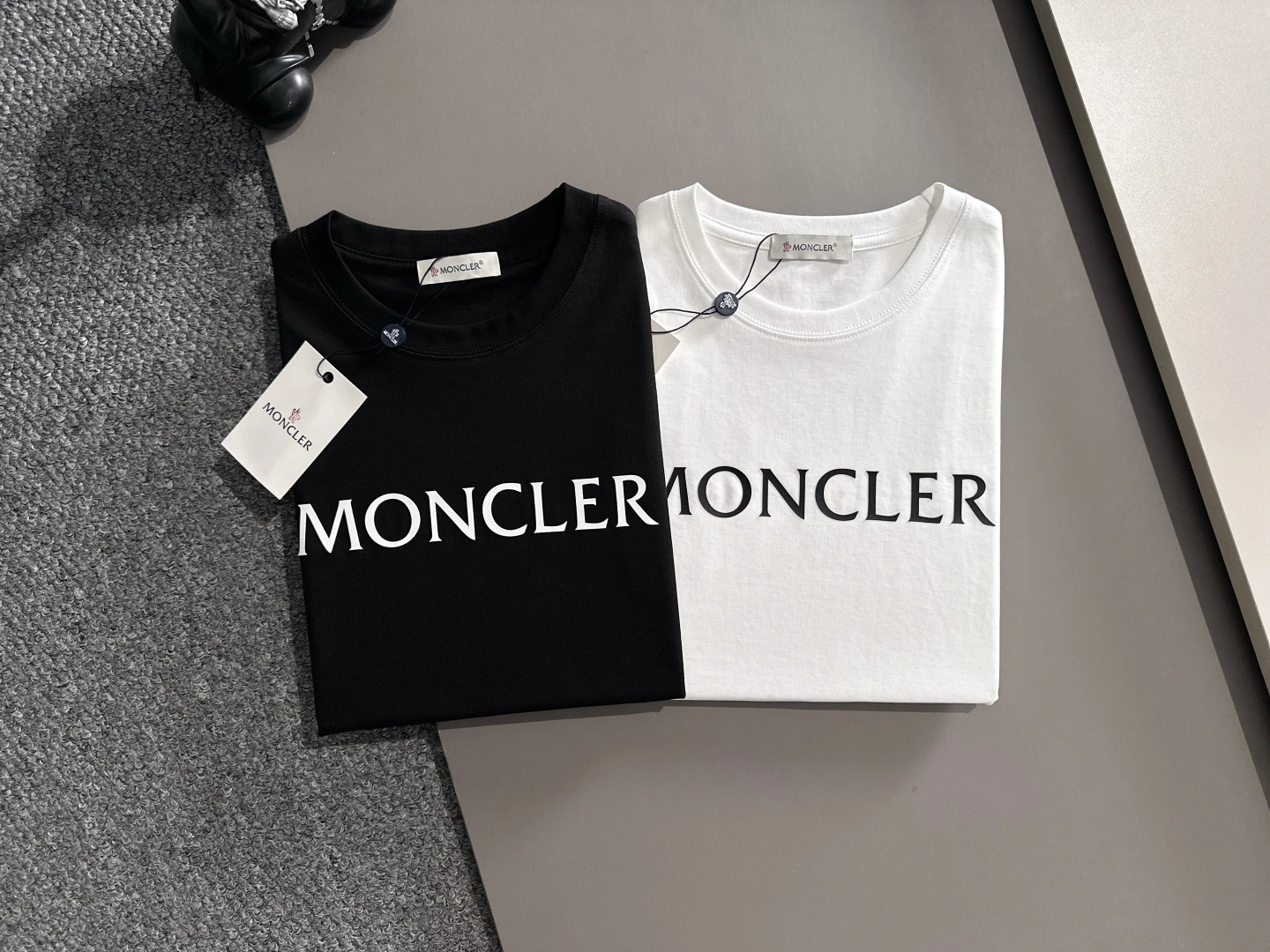 Moncler T-Shirt — 1ef30a36