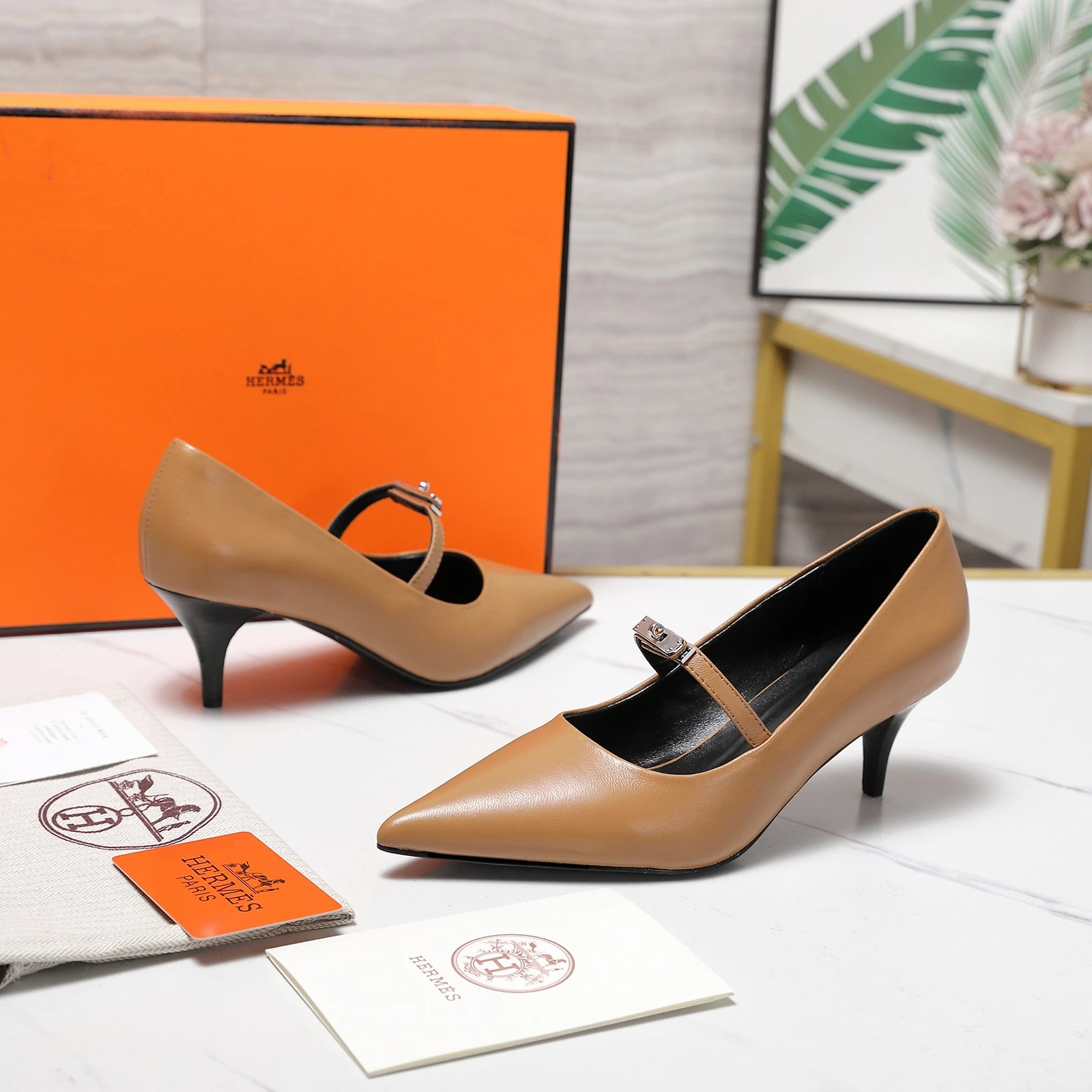 Hermès Slippers — d375fe6d