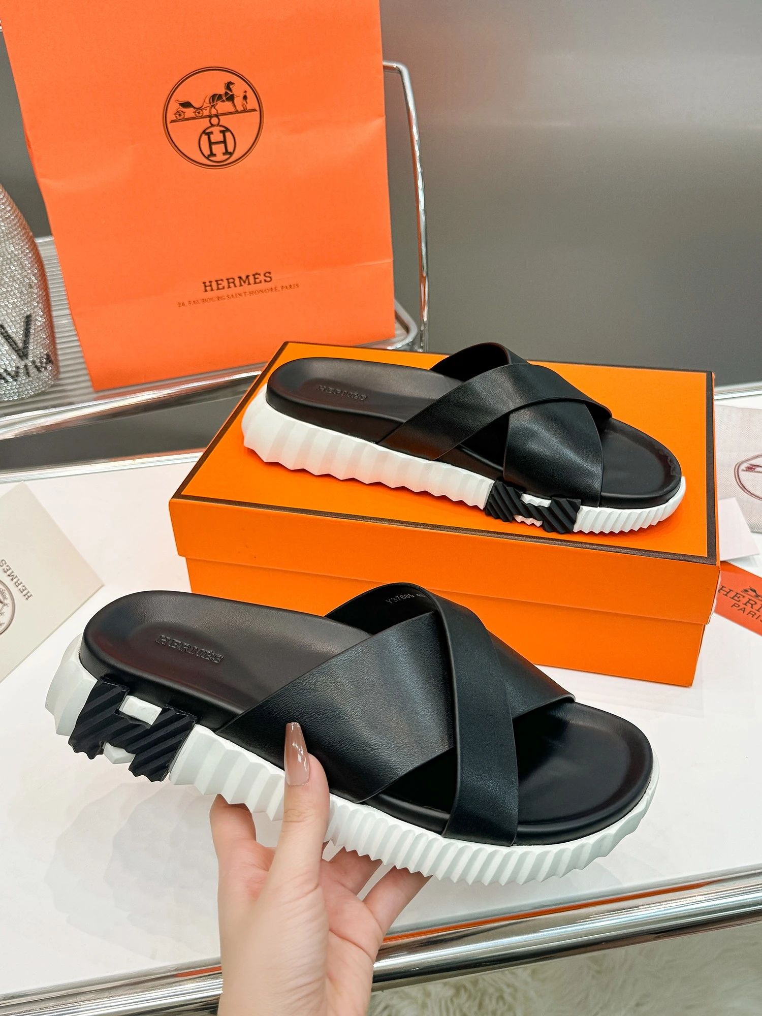 Hermès Slippers — d7a58e10