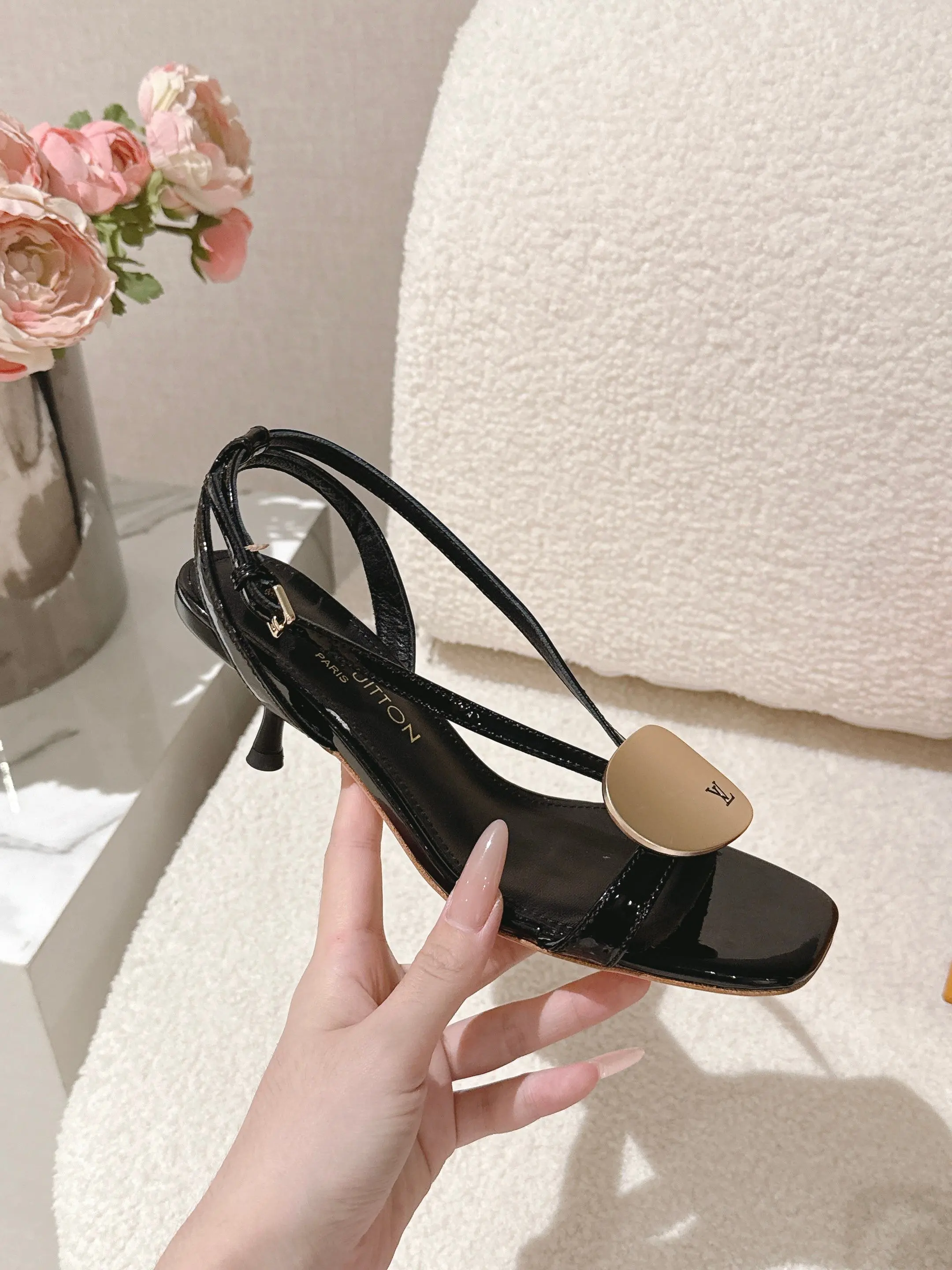 Louis Vuitton Sandals — 458c7b04