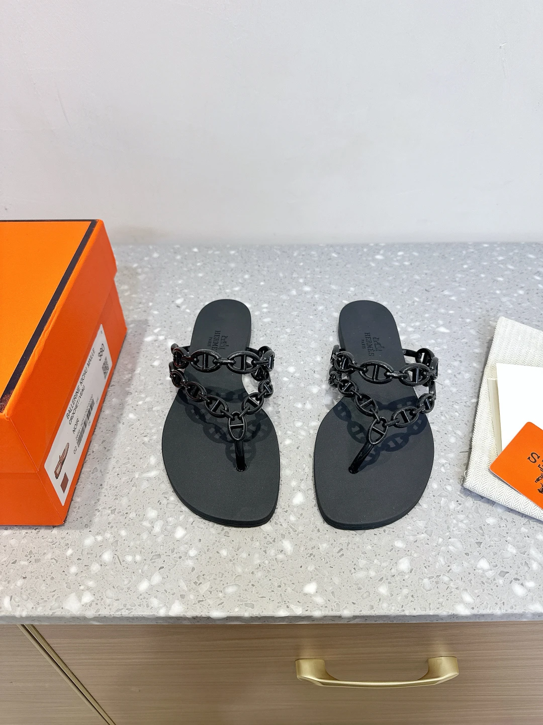 Hermès Slippers — bde3a098