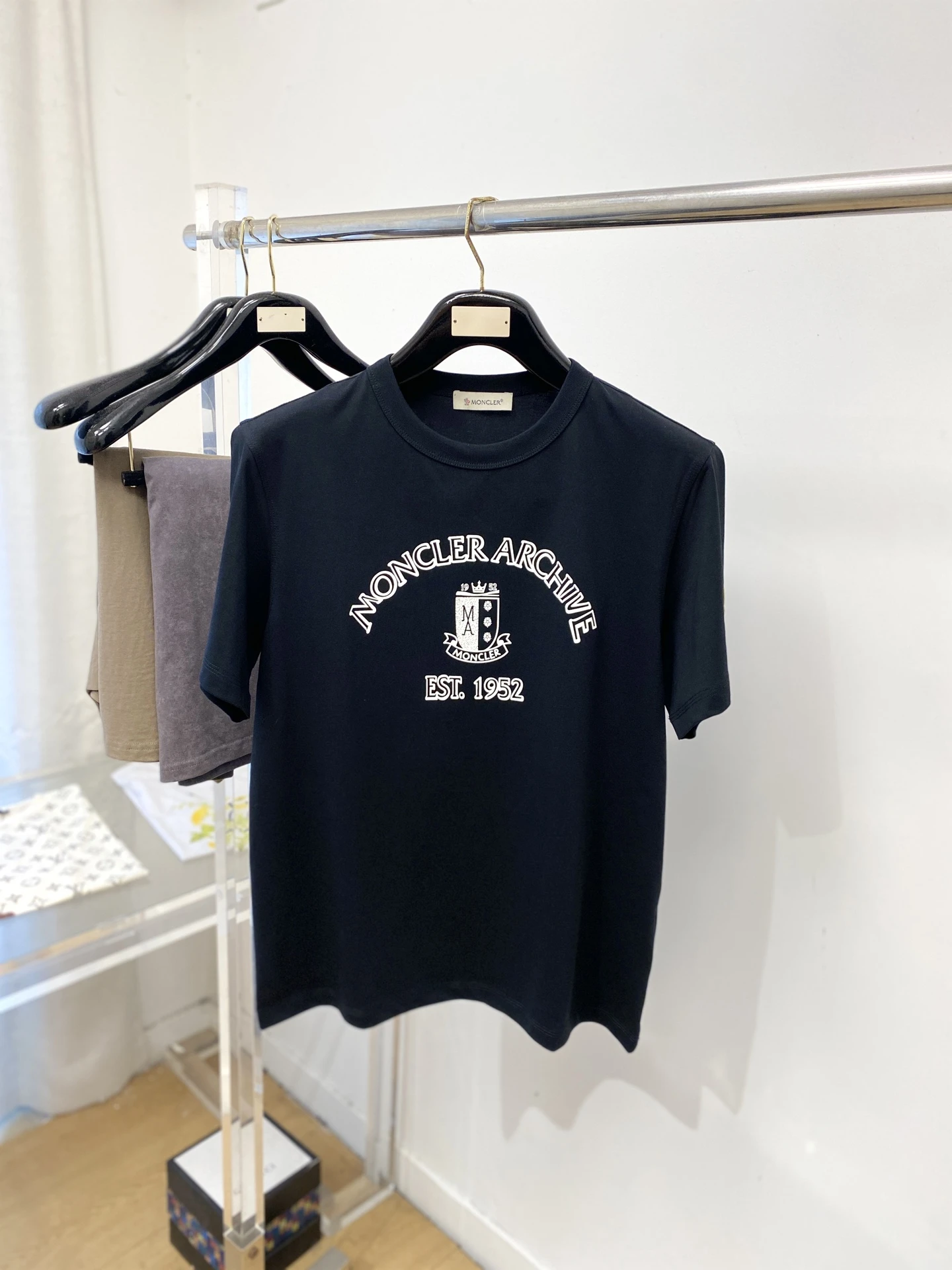 Moncler T-Shirt — 1c730227