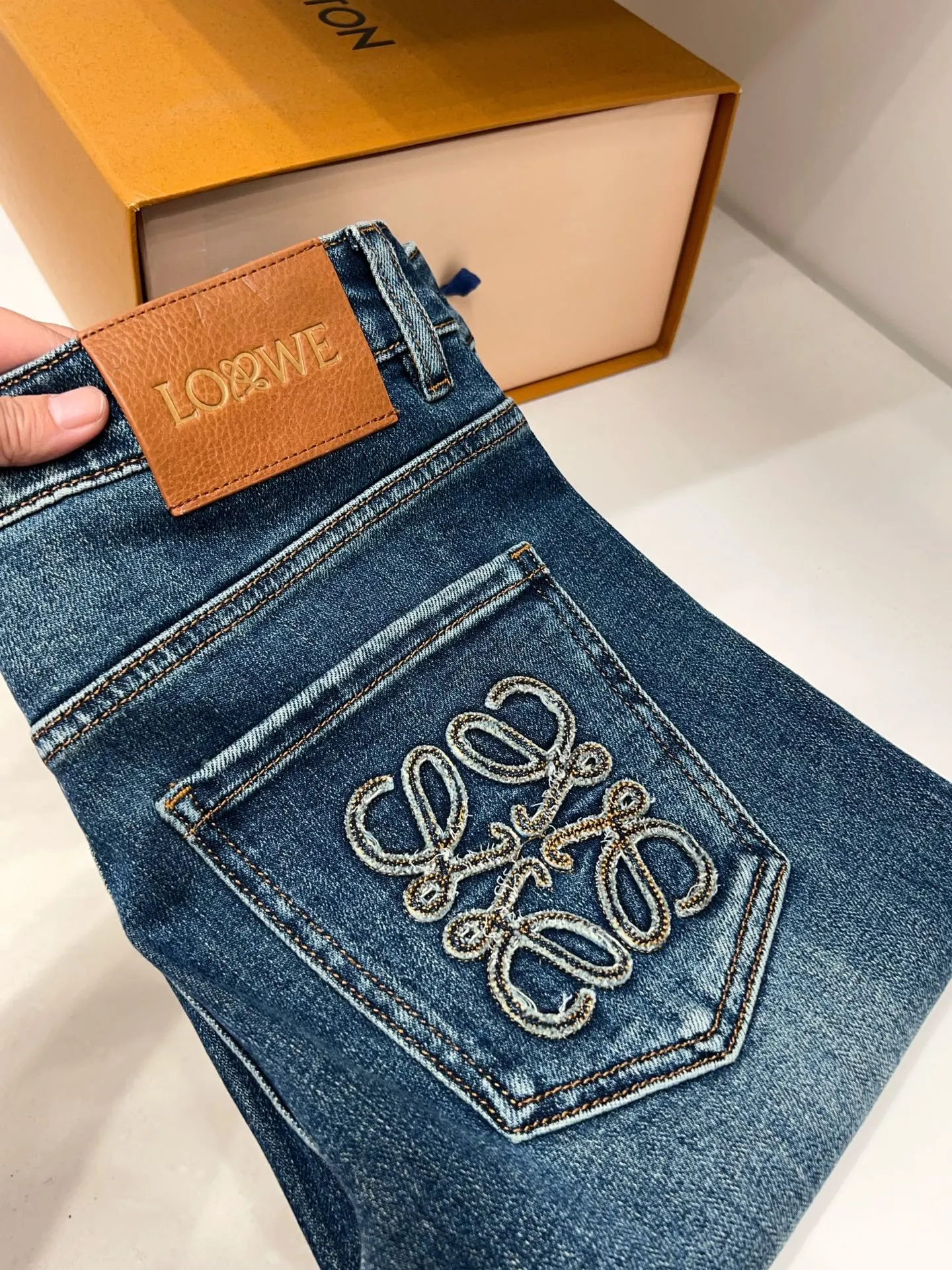 Jeans — fa9036ed