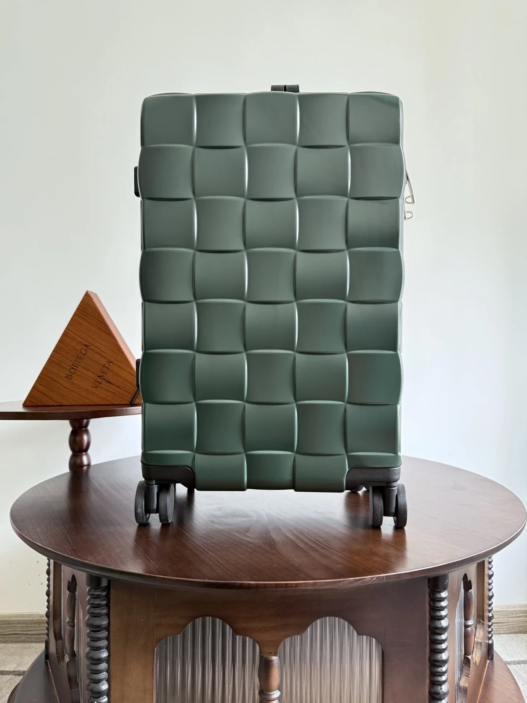 Bottega Veneta Luggage — 87b6cb7b