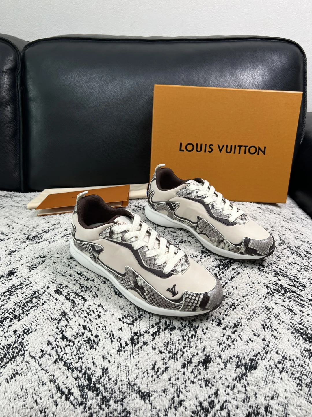 Louis Vuitton Sneakers — 8f6c5459