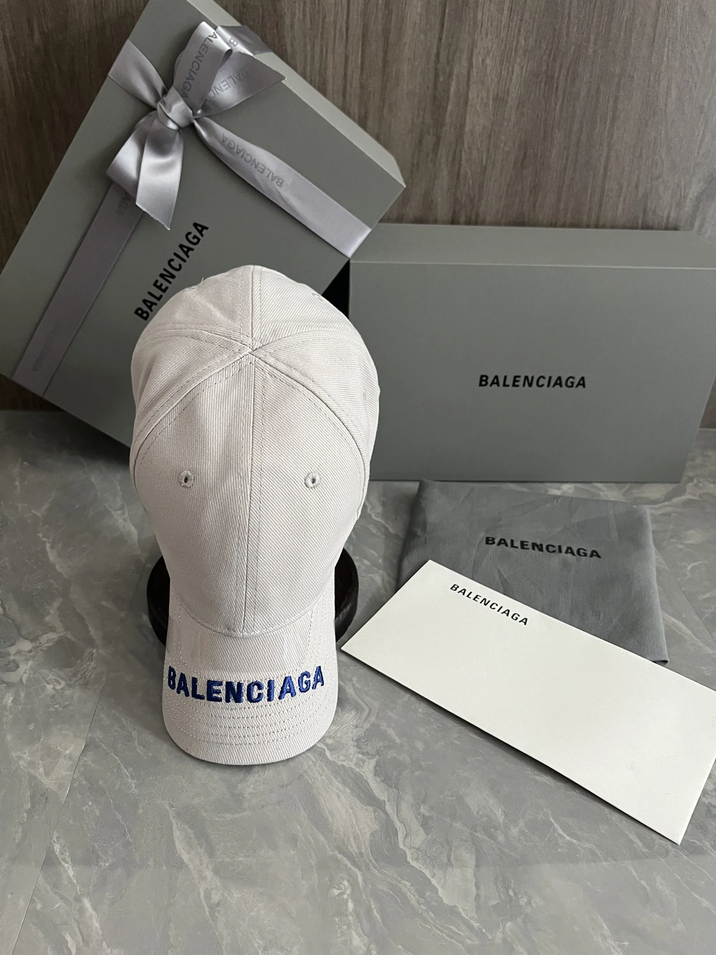 Balenciaga Hat — 800bad71