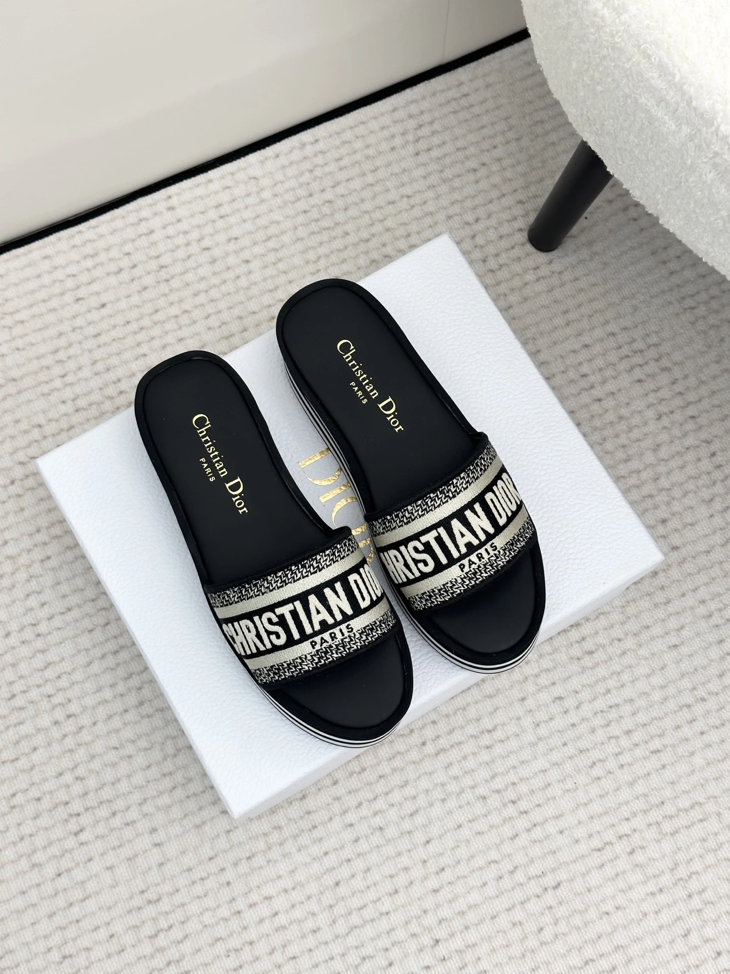 Dior Slippers — 5558a634