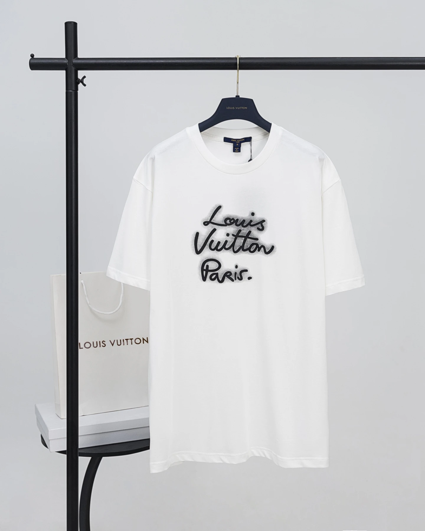 Louis Vuitton T-Shirt — 030b5f63