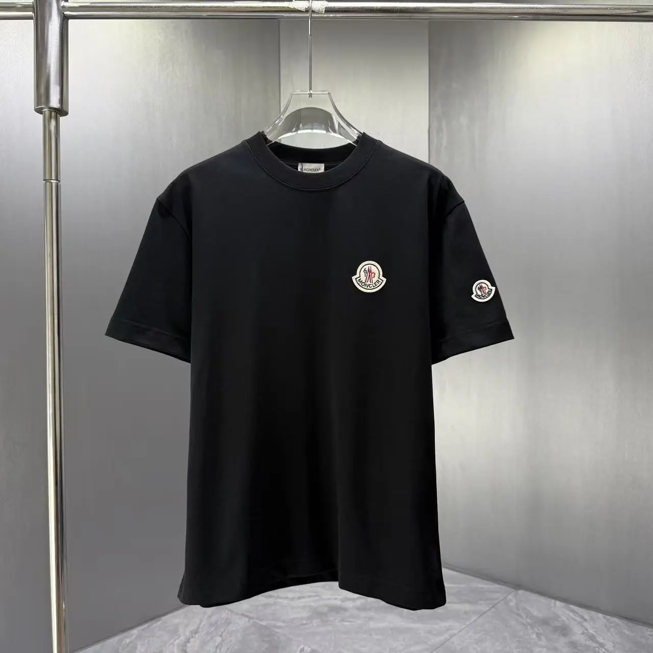 Moncler T-Shirt — 02b71fc1