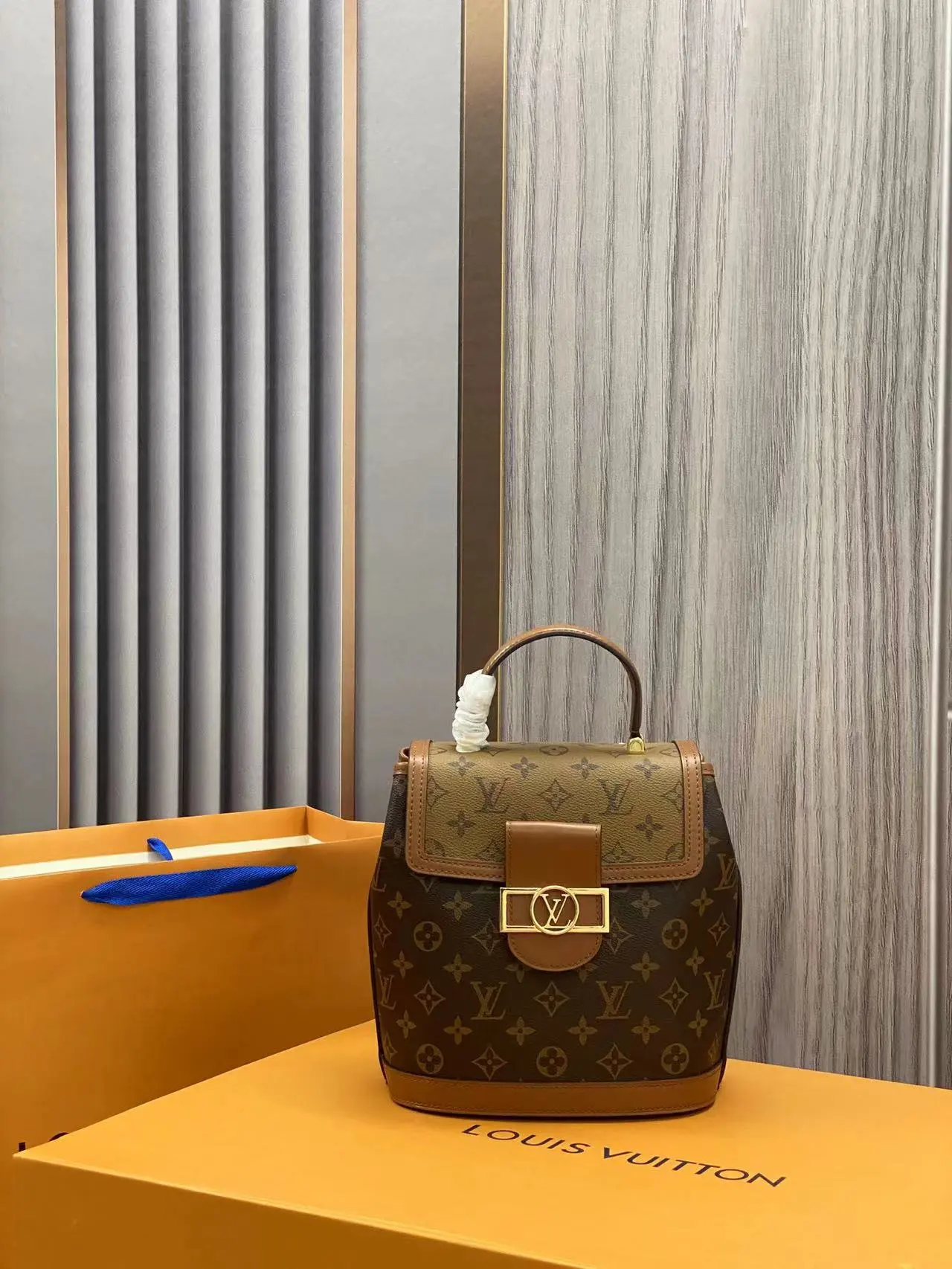 Louis Vuitton Bag — 8ad1f2a5