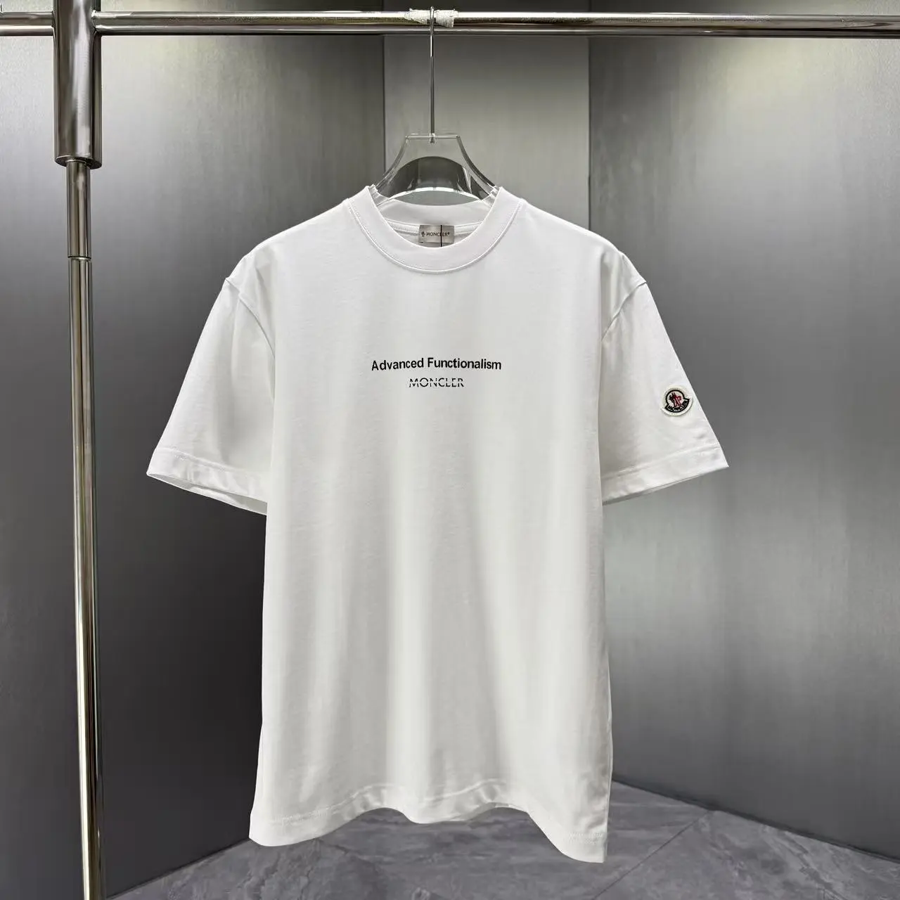 Moncler T-Shirt — fb64a207