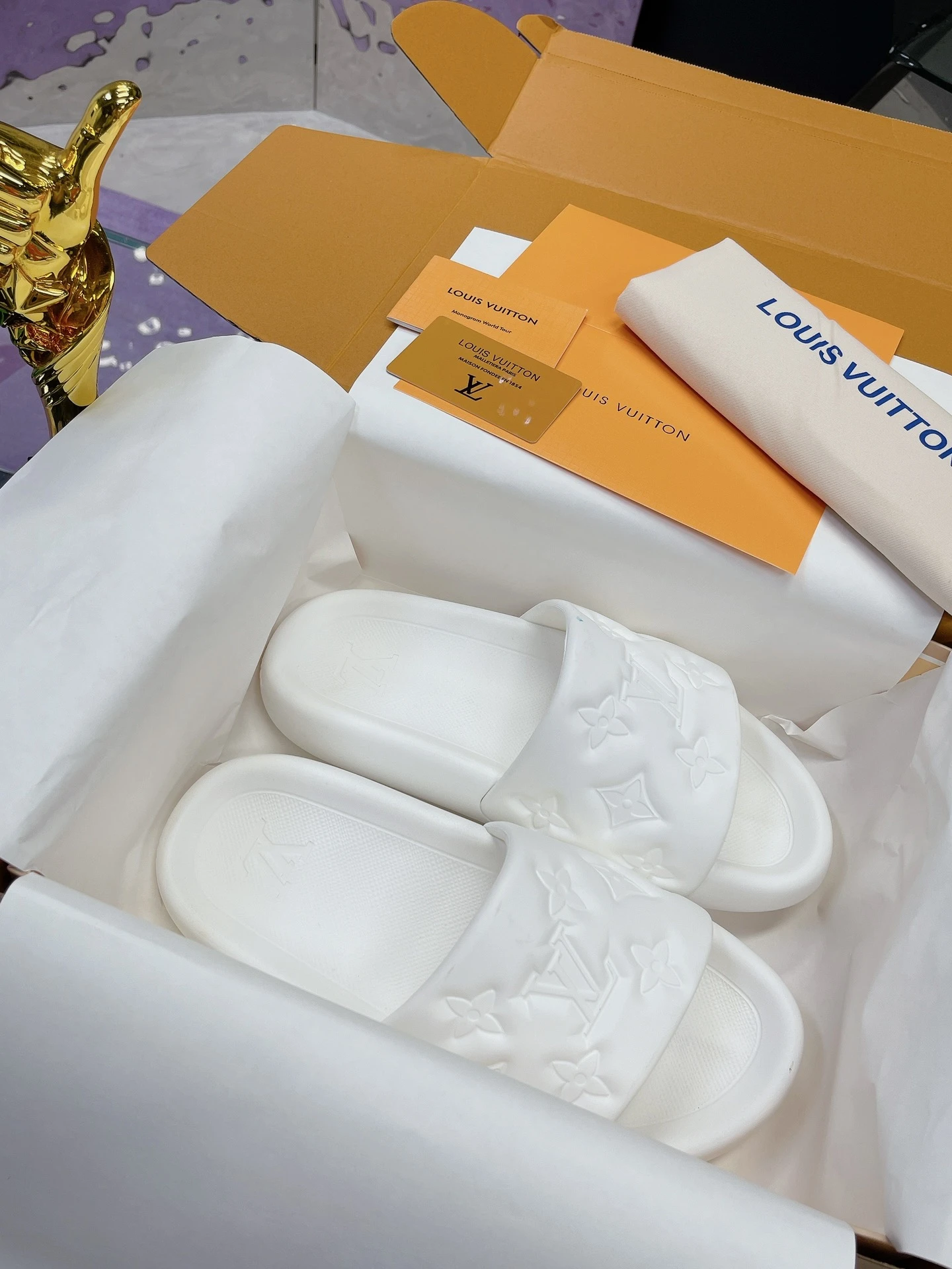 Louis Vuitton Slippers — 2c2aa423