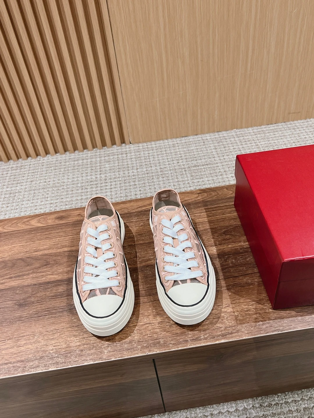 Valentino Sneakers — 1f9f44e7