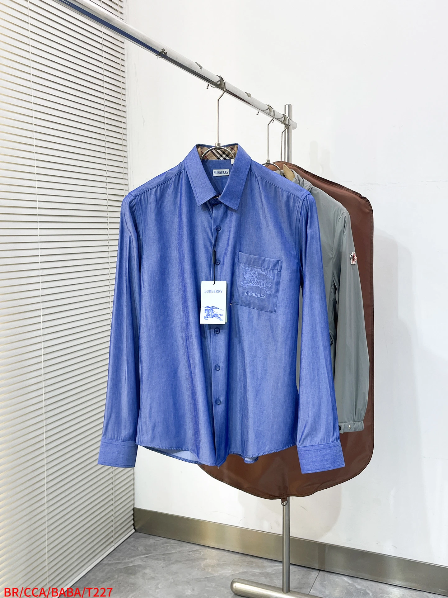 Burberry Shirts — f56f9020