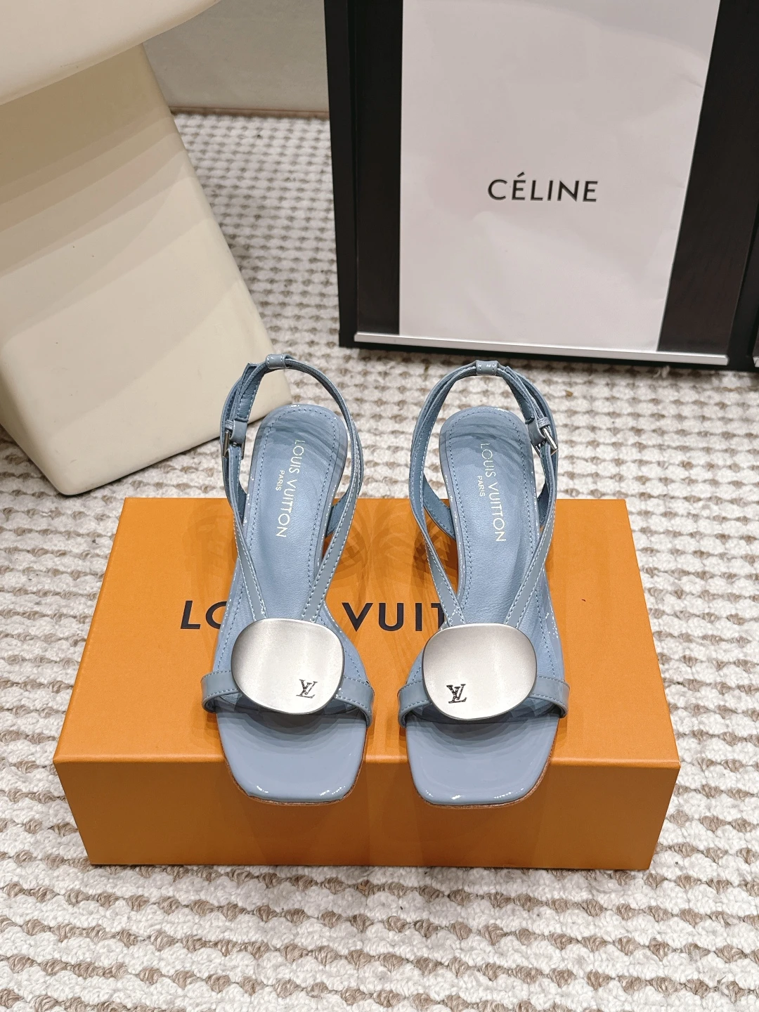 Louis Vuitton Sandals — 2f0713ee