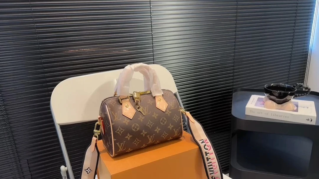 Travel Bags — 5078da56