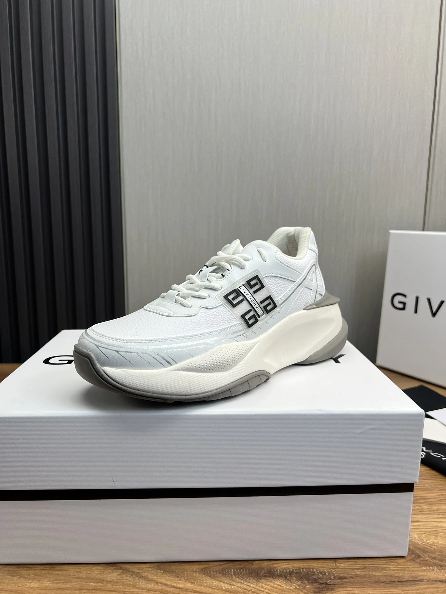 Givenchy Sneakers — 6e374b14