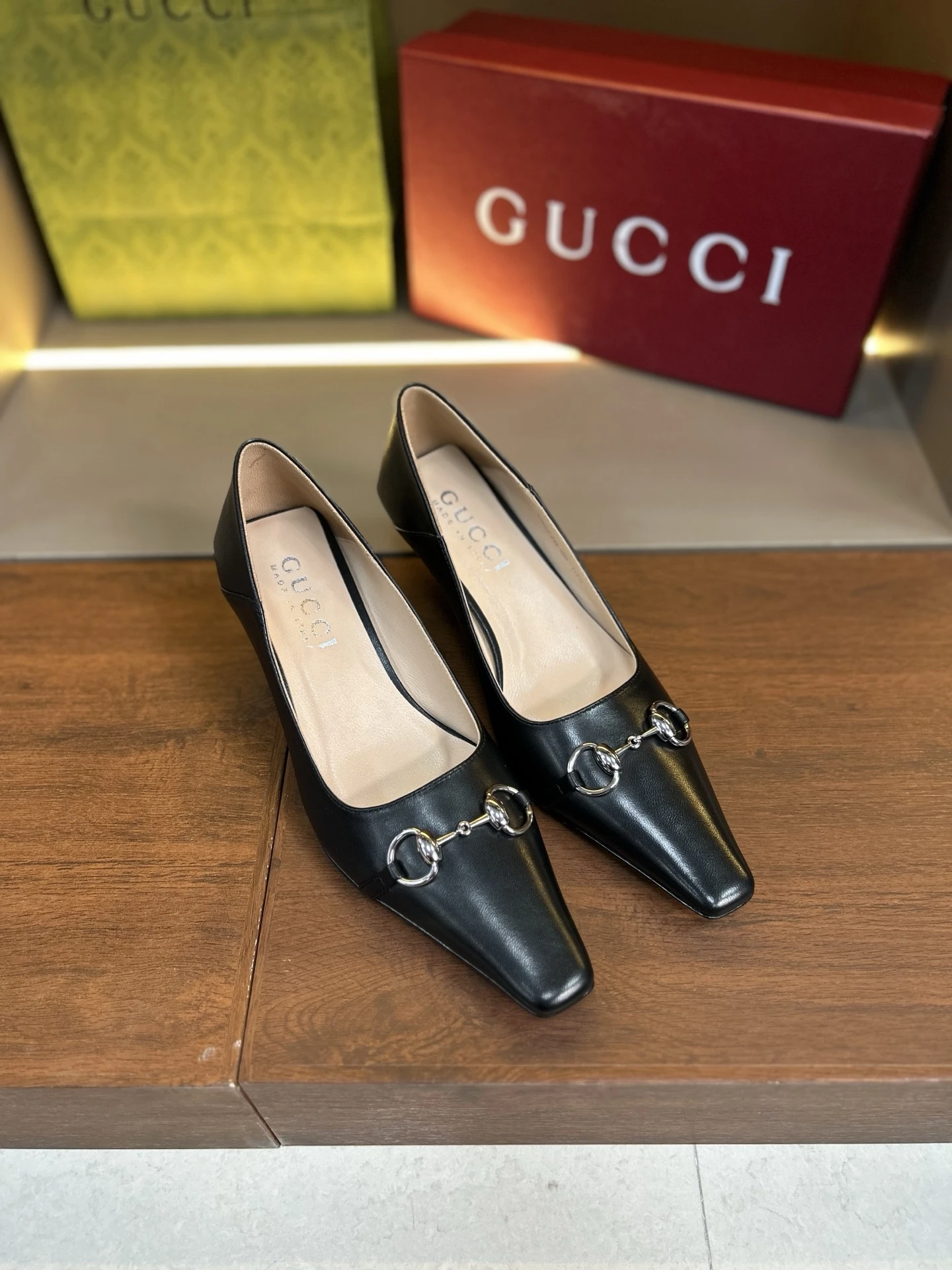 Gucci Shoes — d45f99b7