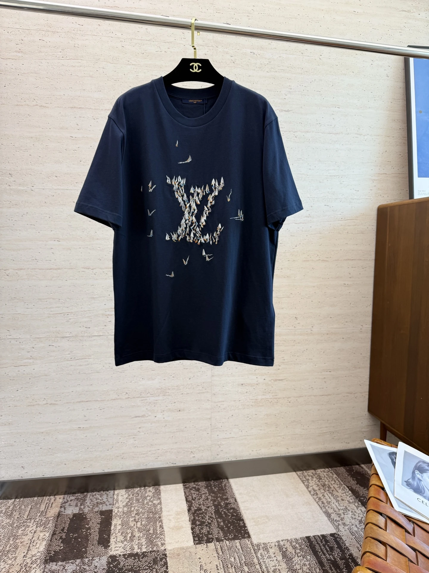 Louis Vuitton T-Shirt — f6ababf3