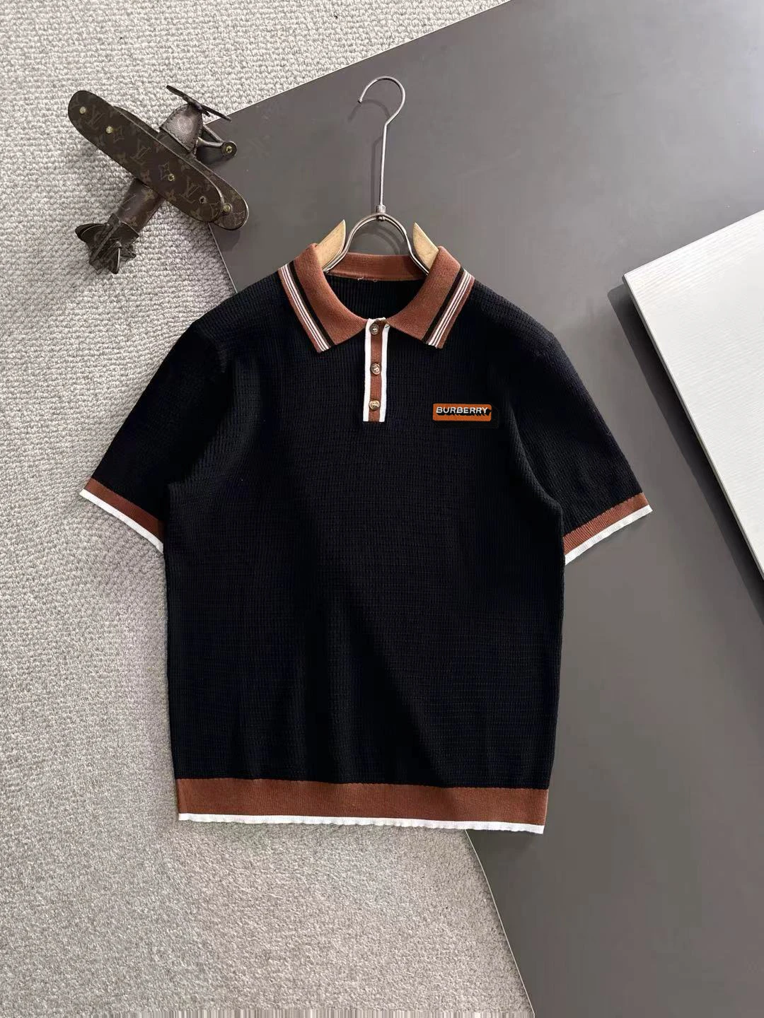 Burberry T-Shirt — 5c03e5cc