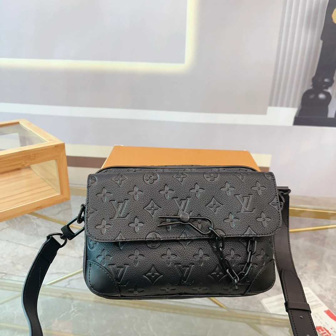 Louis Vuitton Bag — bbcbc41b
