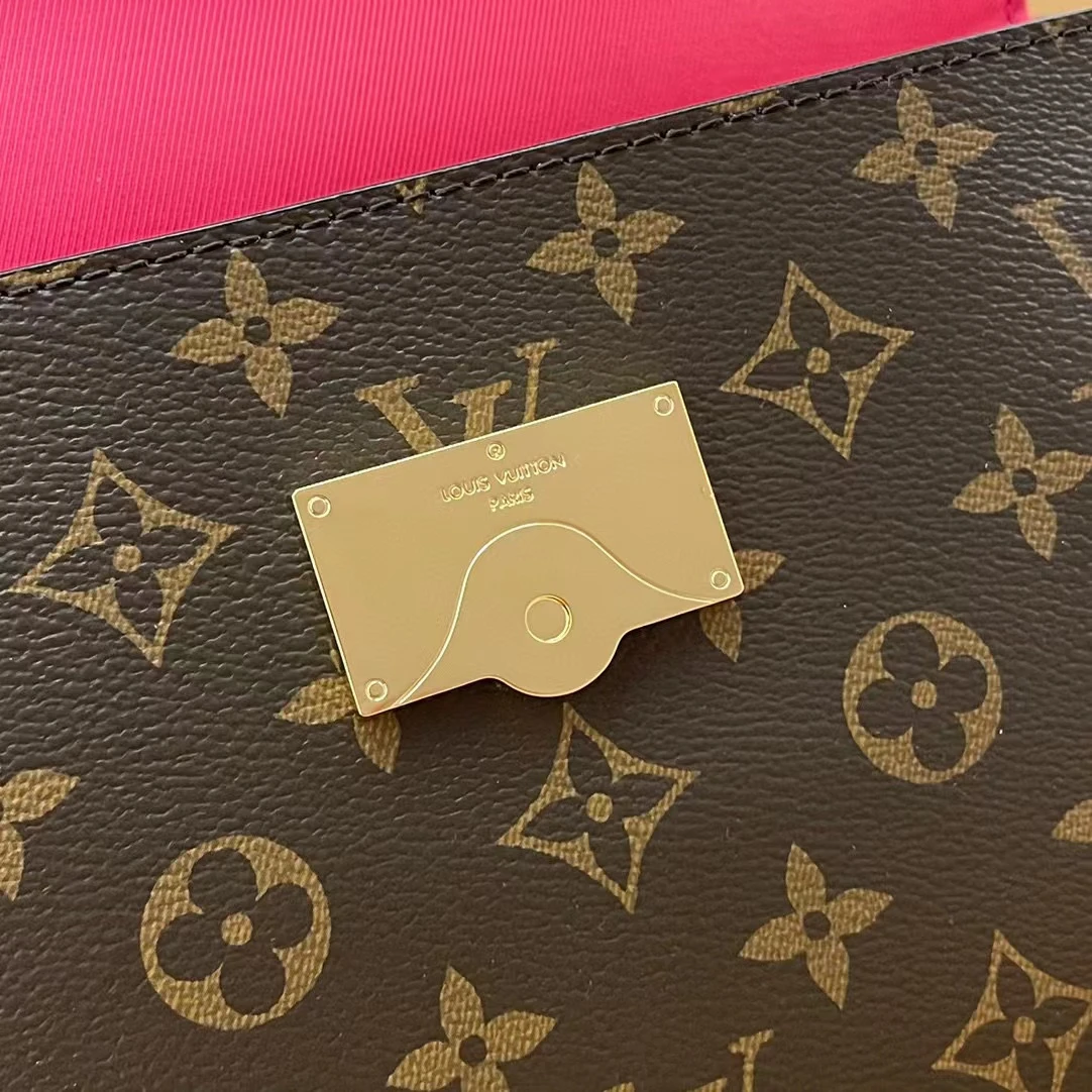 Louis Vuitton Bag — 06df353d