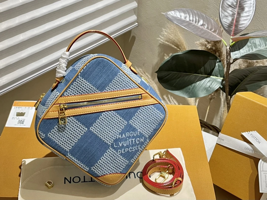Louis Vuitton Bag — f146f64d