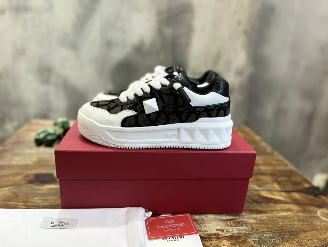 Valentino Sneakers — b6d56b99