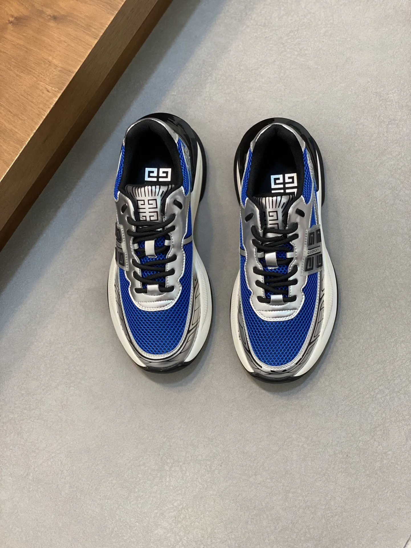 Givenchy Sneakers — 931ccdd7