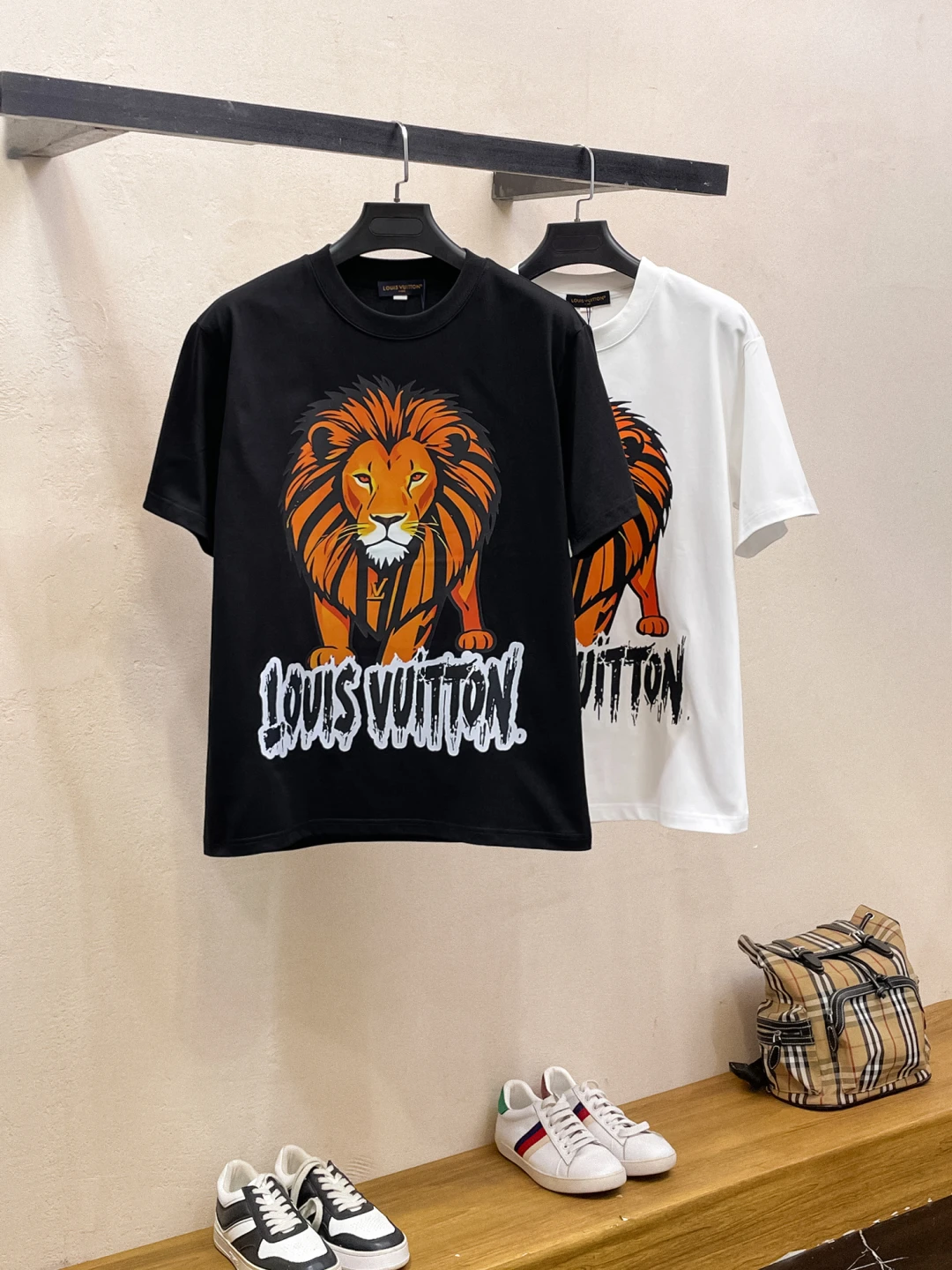 Louis Vuitton T-Shirt — ec5b0afa