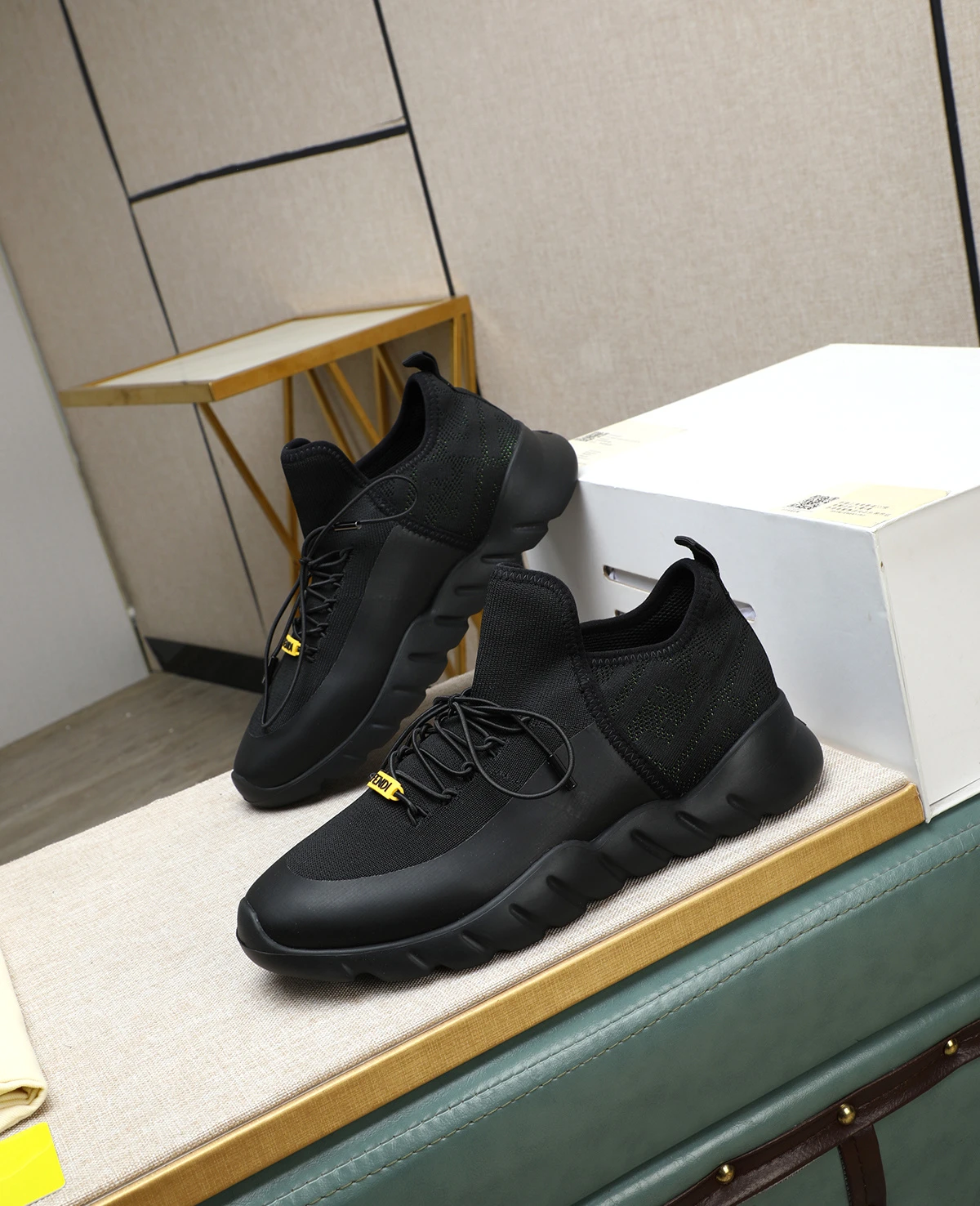 Fendi Sneakers — 8523d573
