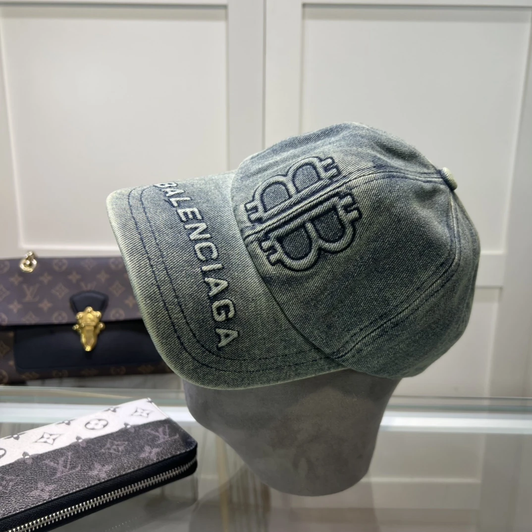 Balenciaga Hat — abe1d8e3