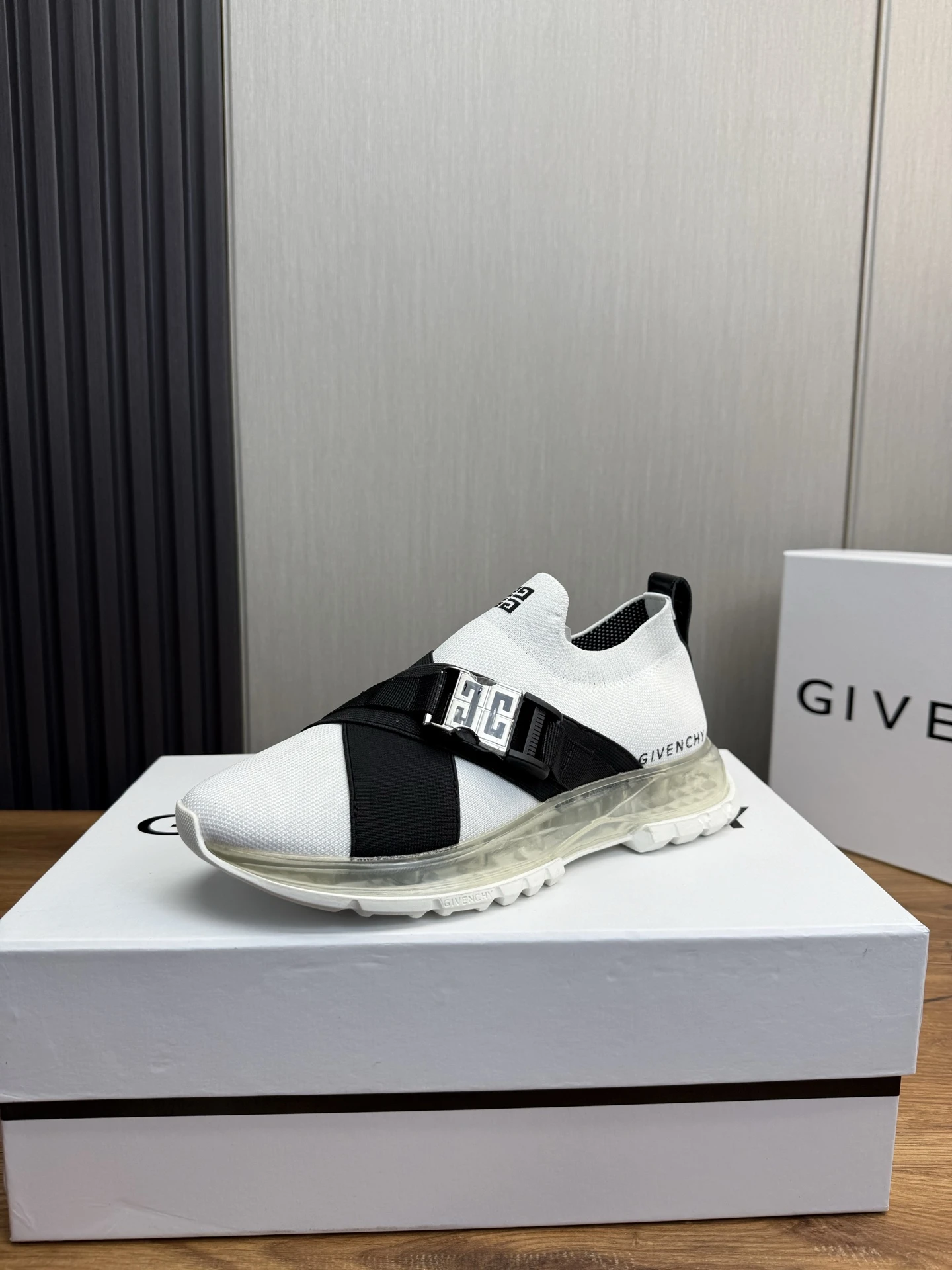 Givenchy Sneakers — 8ffd3b0f