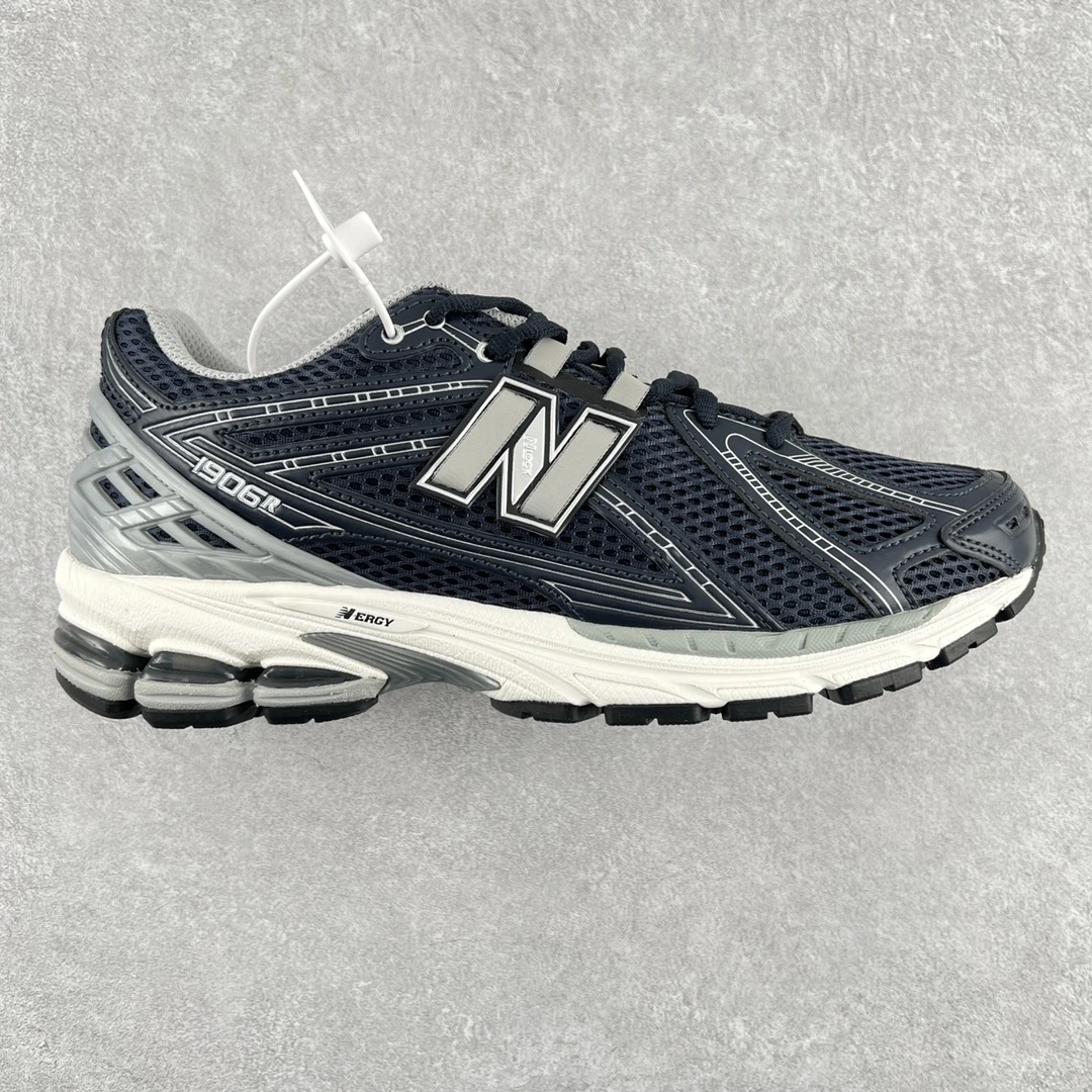 New Balance Sneakers — 98efd8fb