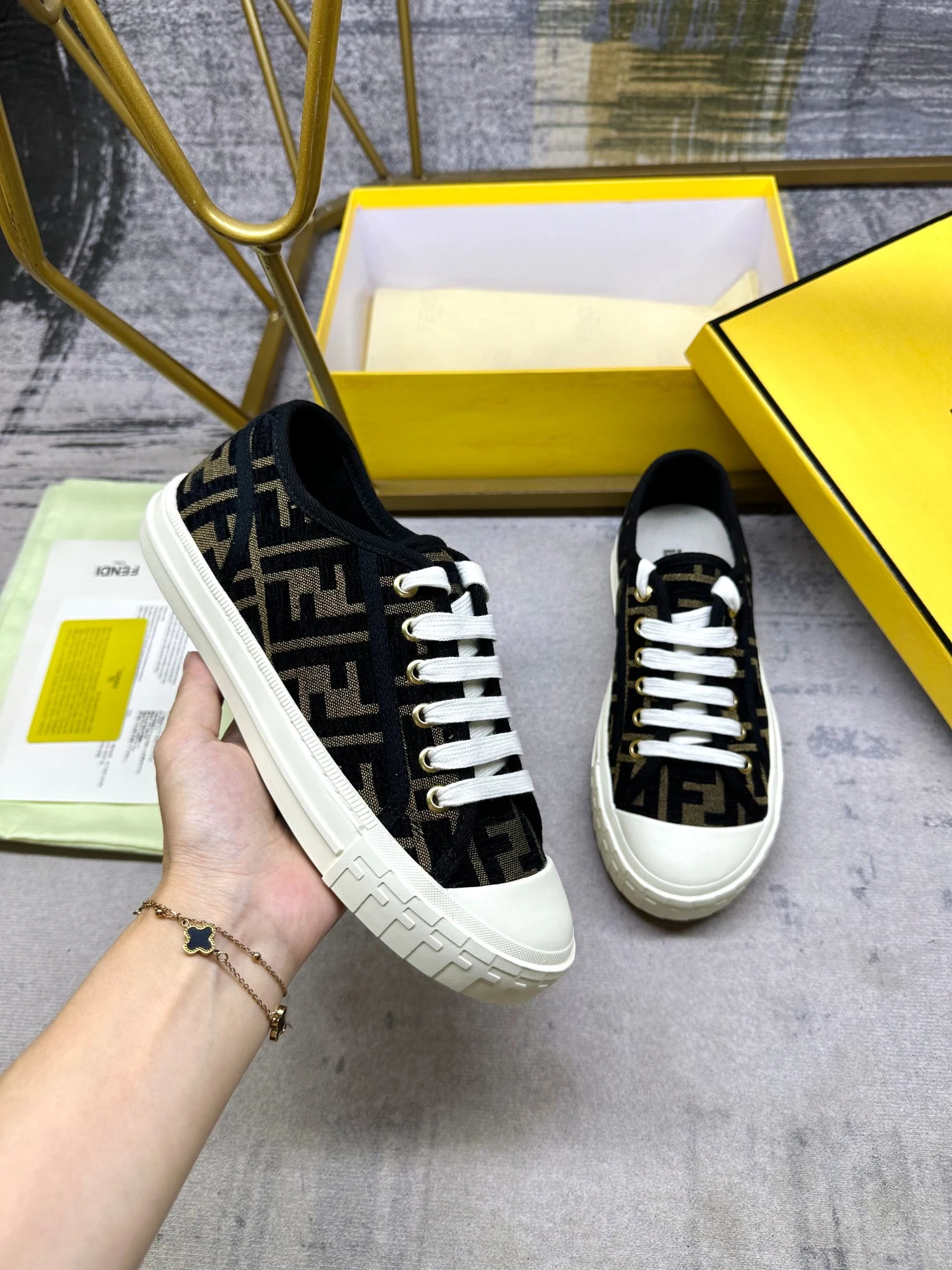 Fendi Sneakers — 1f0fdd8d